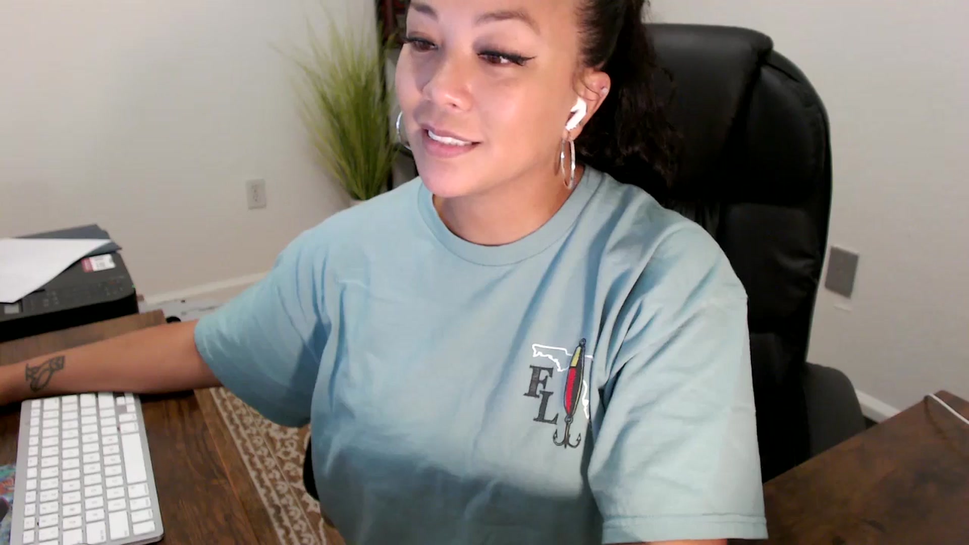 Gallery image thumbnail from MickaylaStar's myfreecams stream on, 08/11/2025, 16:51 image 5 of 20