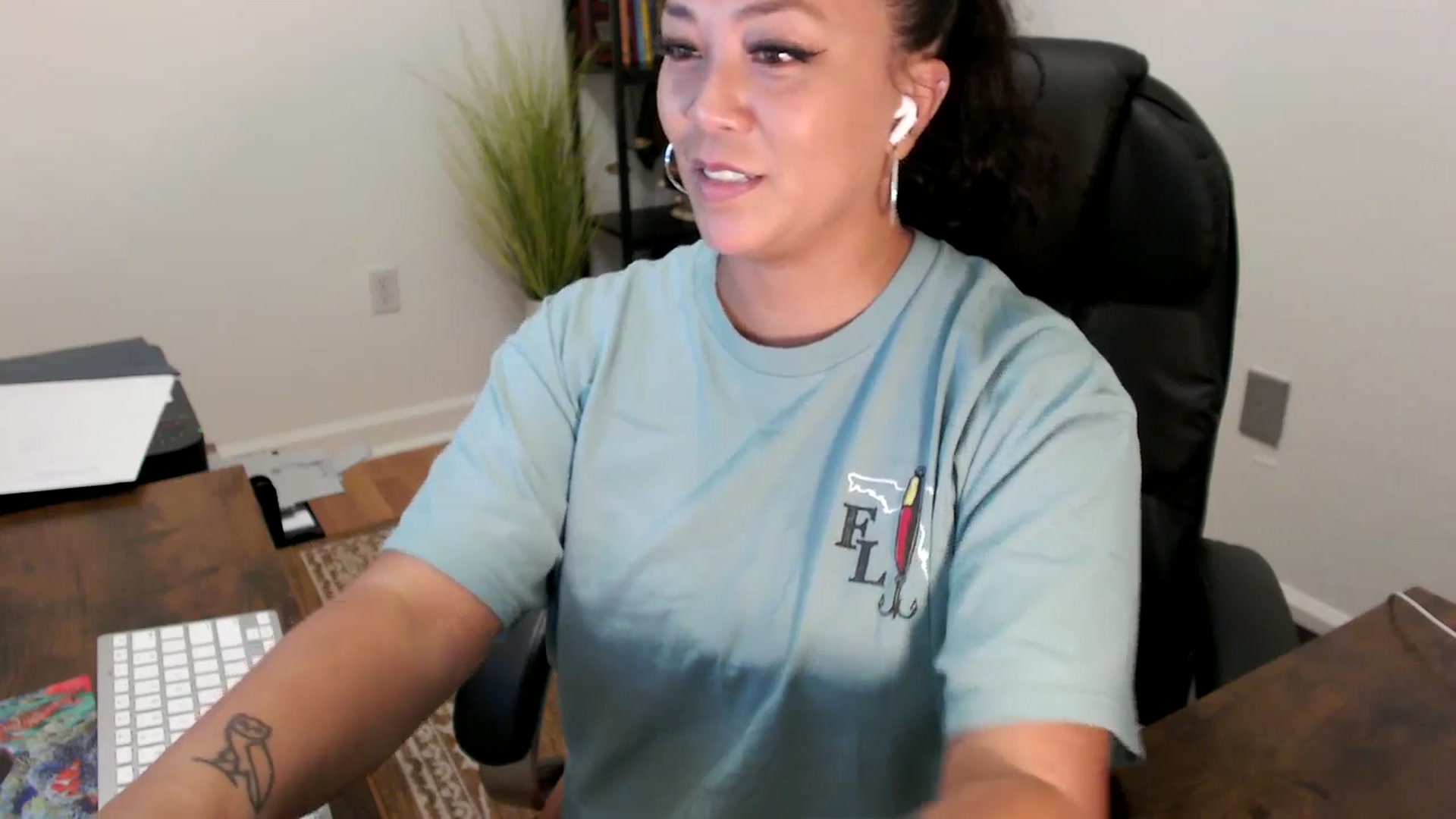 Gallery image thumbnail from MickaylaStar's myfreecams stream on, 08/11/2025, 16:51 image 14 of 20