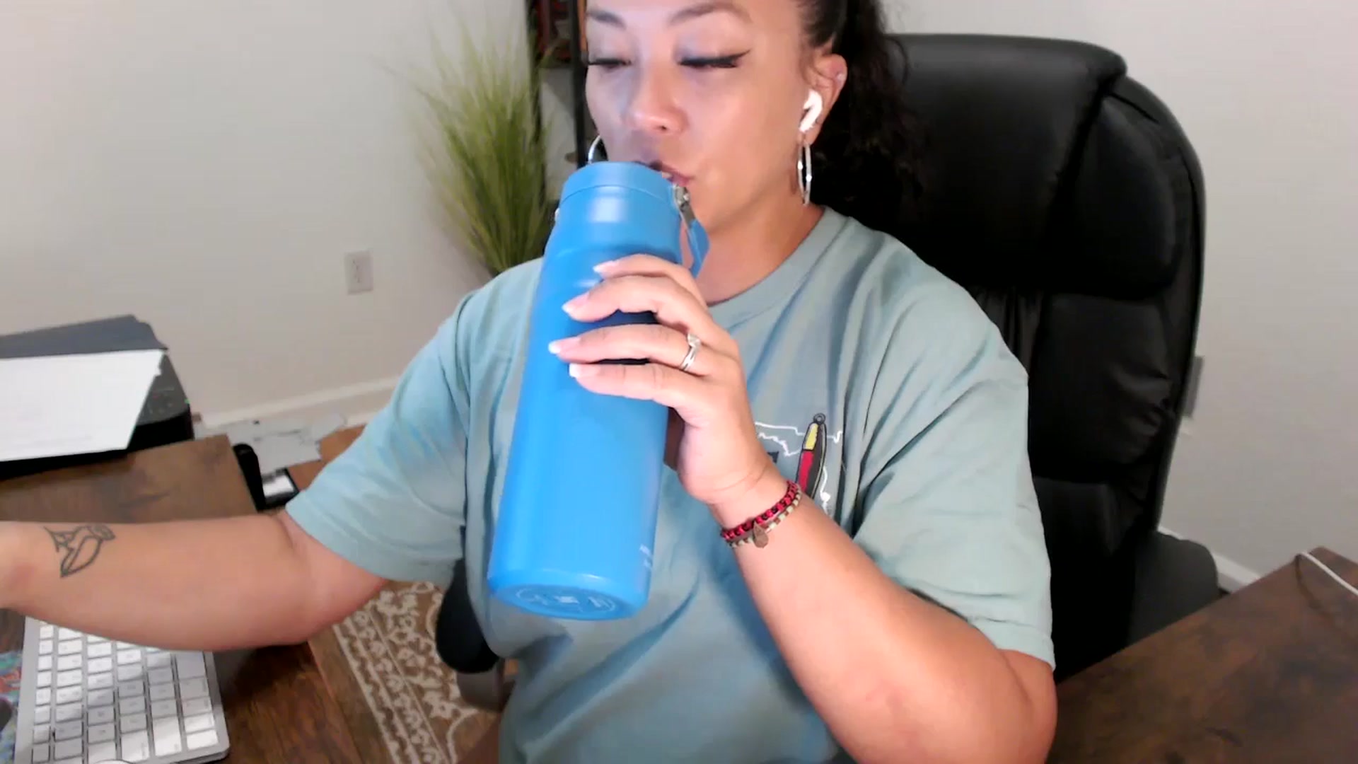 Gallery image thumbnail from MickaylaStar's myfreecams stream on, 08/11/2025, 16:51 image 11 of 20