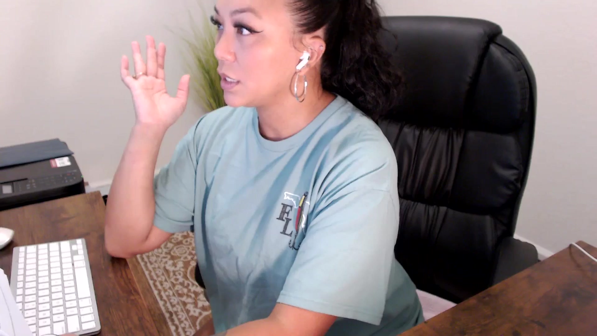 Gallery image thumbnail from MickaylaStar's myfreecams stream on, 08/11/2025, 16:51 image 6 of 20