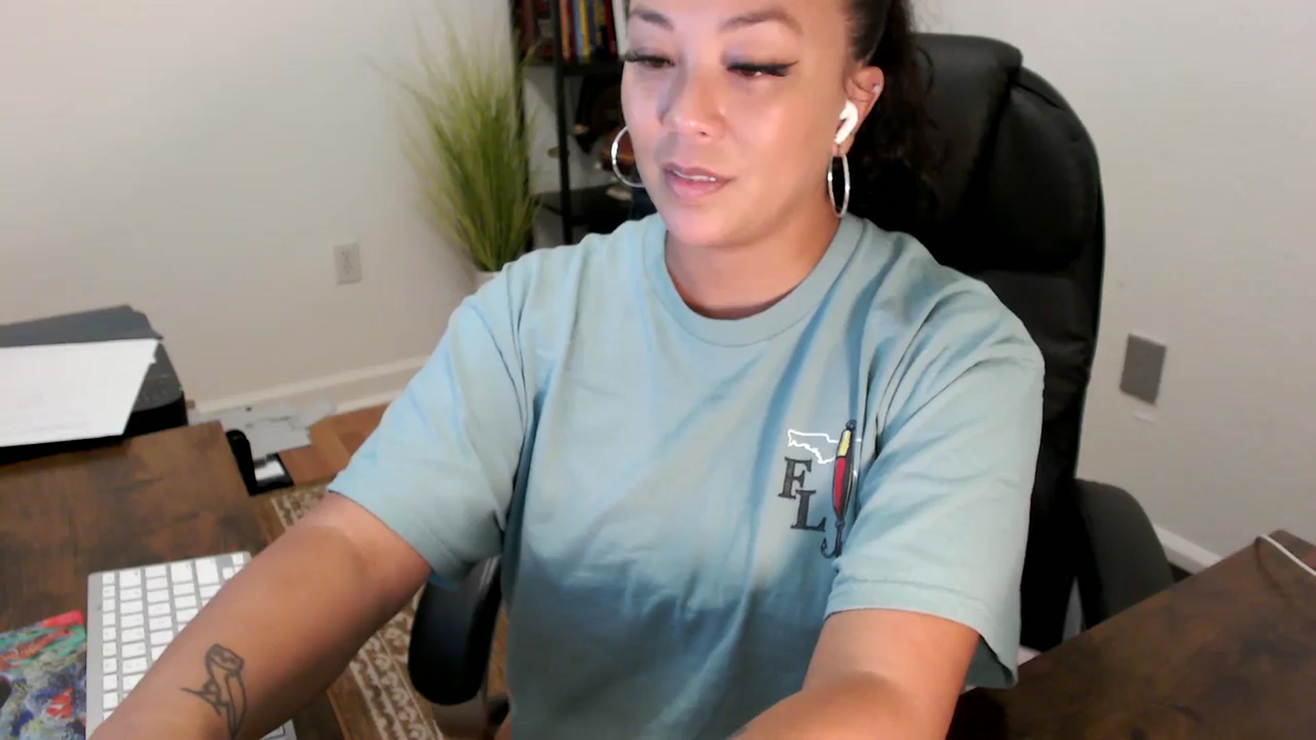 Gallery image thumbnail from MickaylaStar's myfreecams stream on, 08/11/2025, 16:51 image 15 of 20