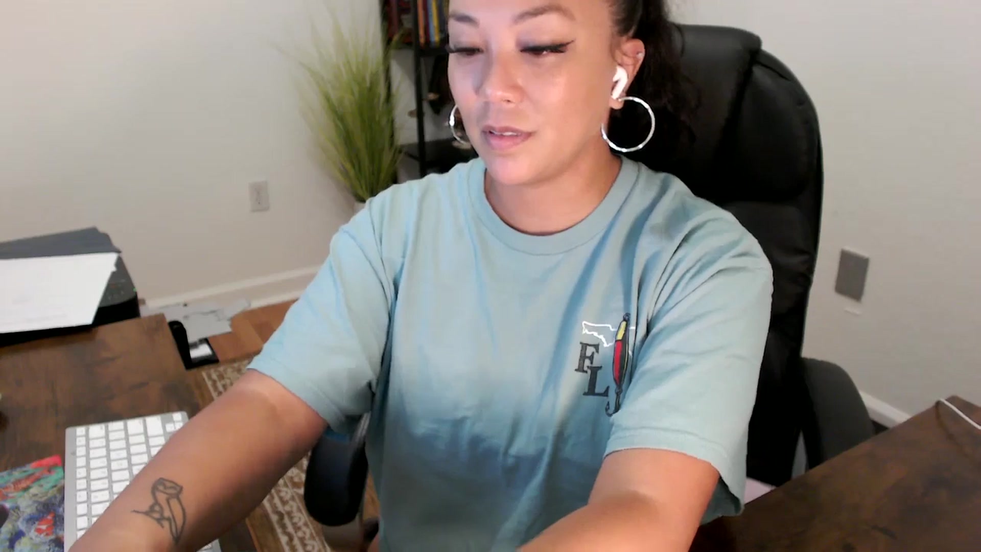 Gallery image thumbnail from MickaylaStar's myfreecams stream on, 08/11/2025, 16:51 image 16 of 20