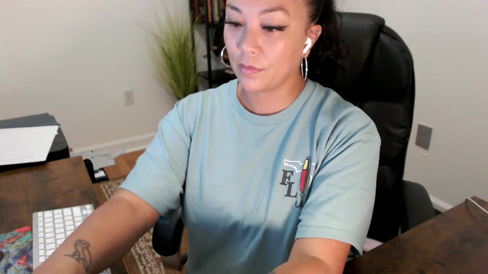 Gallery image thumbnail from MickaylaStar's myfreecams stream on, 08/11/2025, 16:51 image 12 of 20