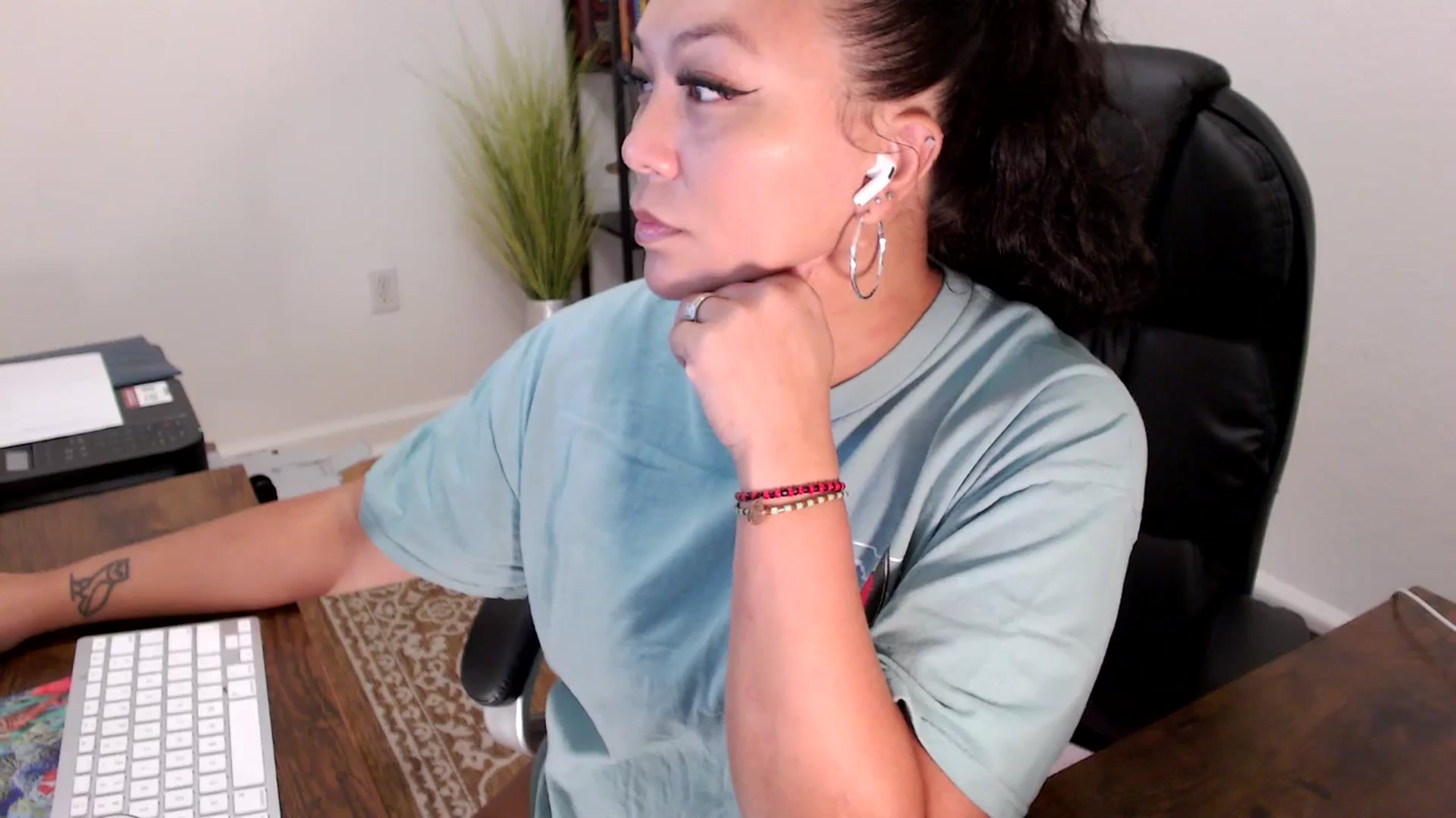 Gallery image thumbnail from MickaylaStar's myfreecams stream on, 08/11/2025, 17:40 image 2 of 20