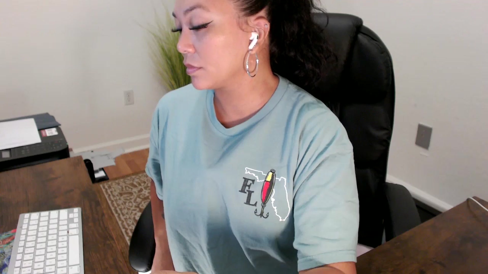 Gallery image thumbnail from MickaylaStar's myfreecams stream on, 08/11/2025, 17:40 image 12 of 20
