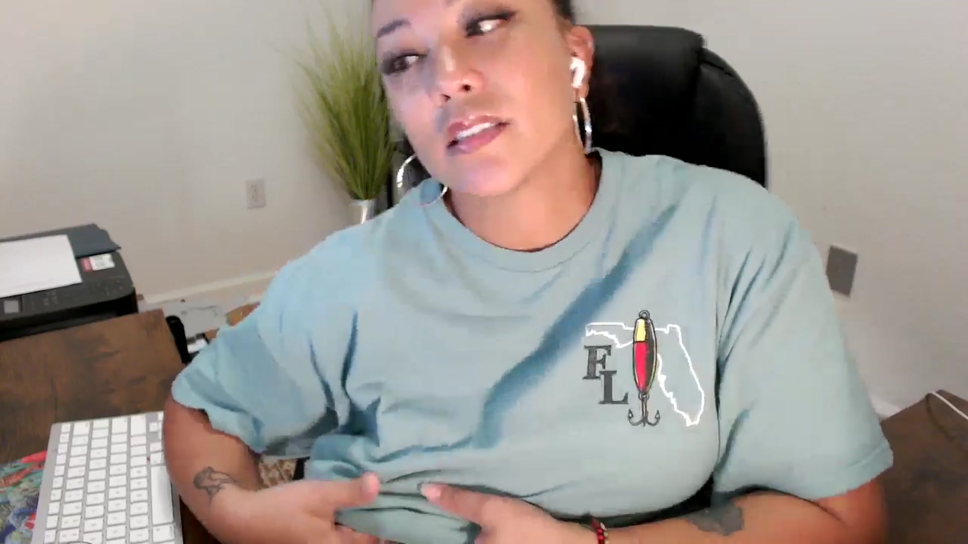 Gallery image thumbnail from MickaylaStar's myfreecams stream on, 08/11/2025, 17:40 image 3 of 20