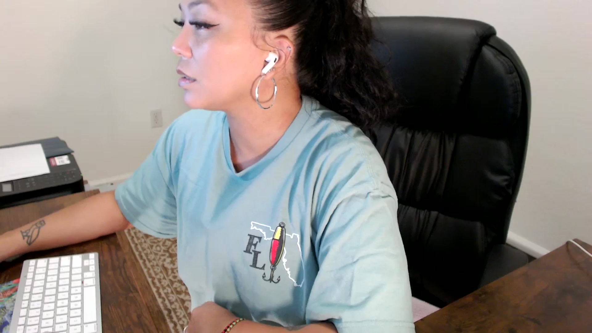 Gallery image thumbnail from MickaylaStar's myfreecams stream on, 08/11/2025, 17:40 image 17 of 20
