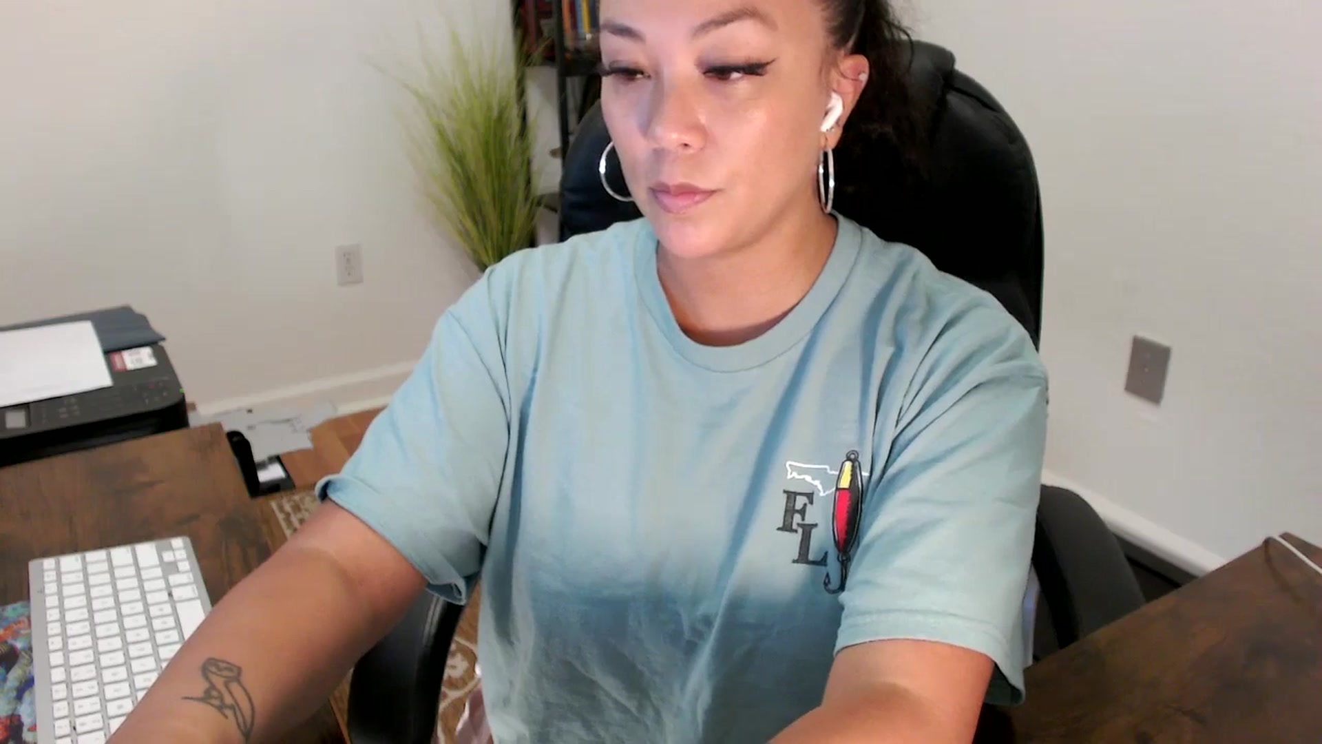 Gallery image thumbnail from MickaylaStar's myfreecams stream on, 08/11/2025, 19:05 image 20 of 20