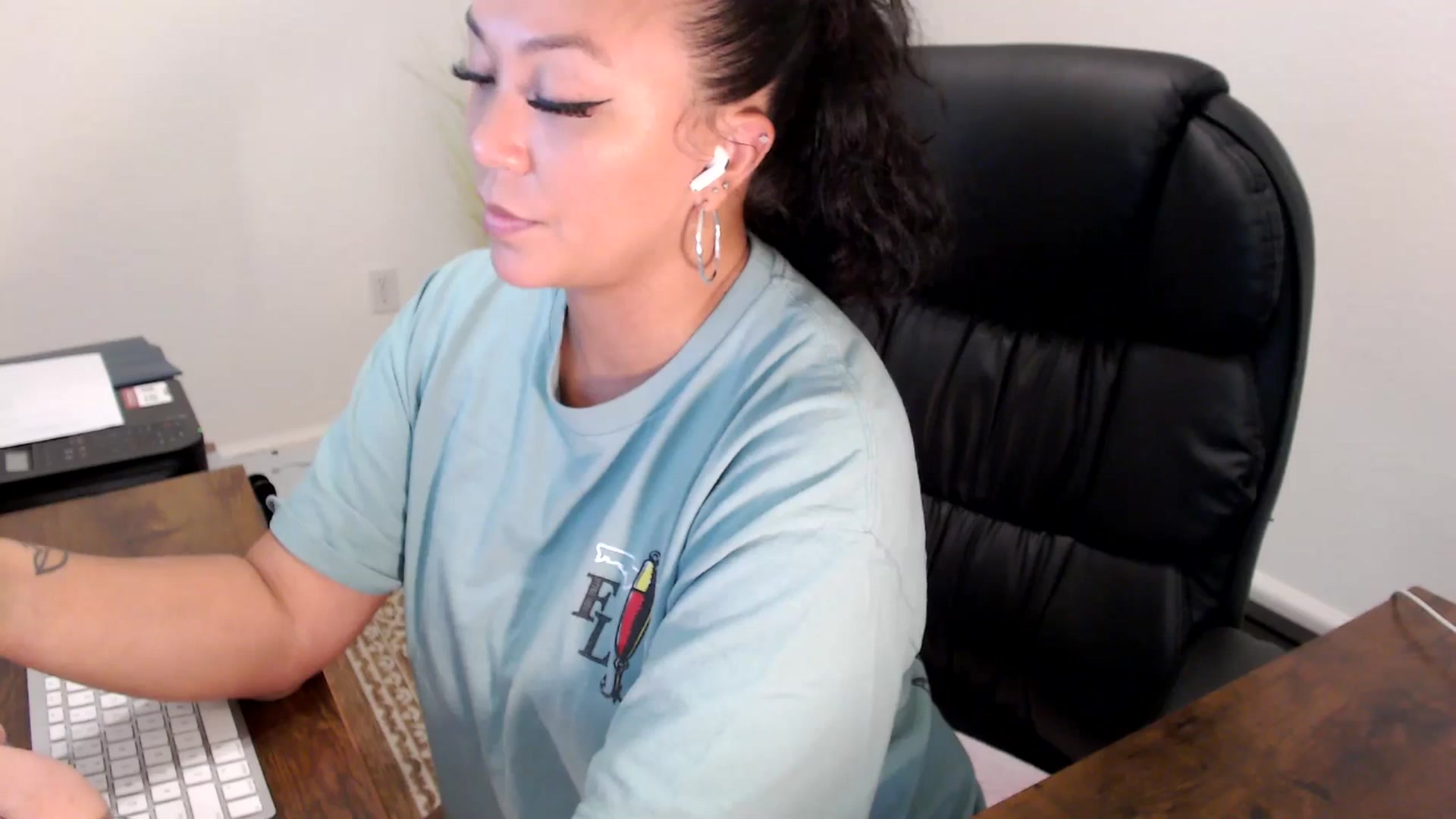 Gallery image thumbnail from MickaylaStar's myfreecams stream on, 08/11/2025, 19:05 image 19 of 20