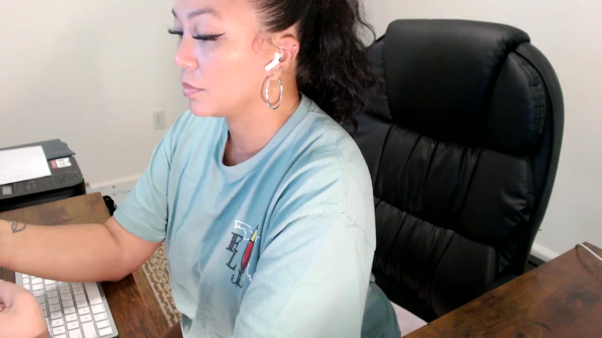 Gallery image thumbnail from MickaylaStar's myfreecams stream on, 08/11/2025, 19:05 image 15 of 20