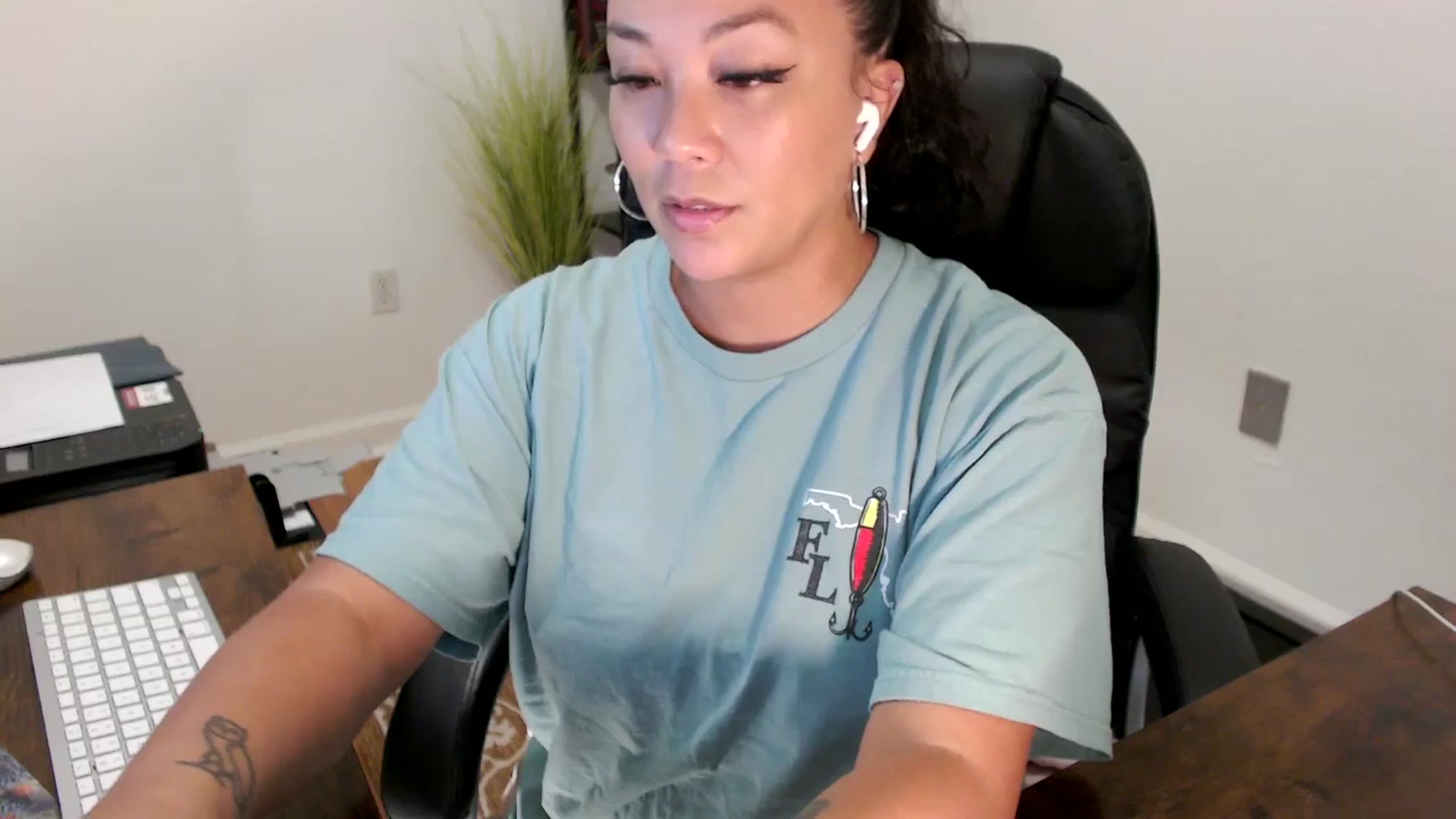 Gallery image thumbnail from MickaylaStar's myfreecams stream on, 08/11/2025, 19:05 image 3 of 20