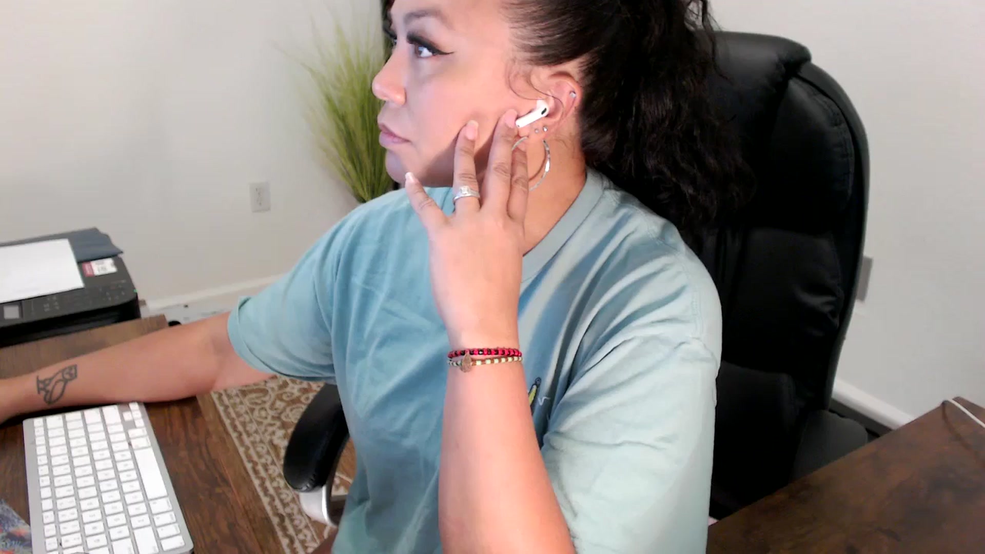 Gallery image thumbnail from MickaylaStar's myfreecams stream on, 08/11/2025, 19:05 image 14 of 20