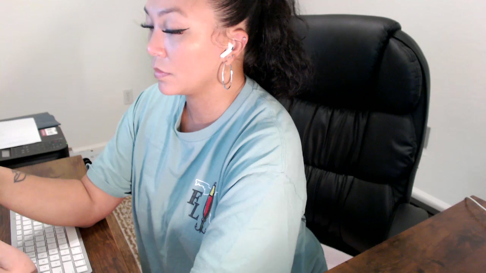 Gallery image thumbnail from MickaylaStar's myfreecams stream on, 08/11/2025, 19:05 image 16 of 20