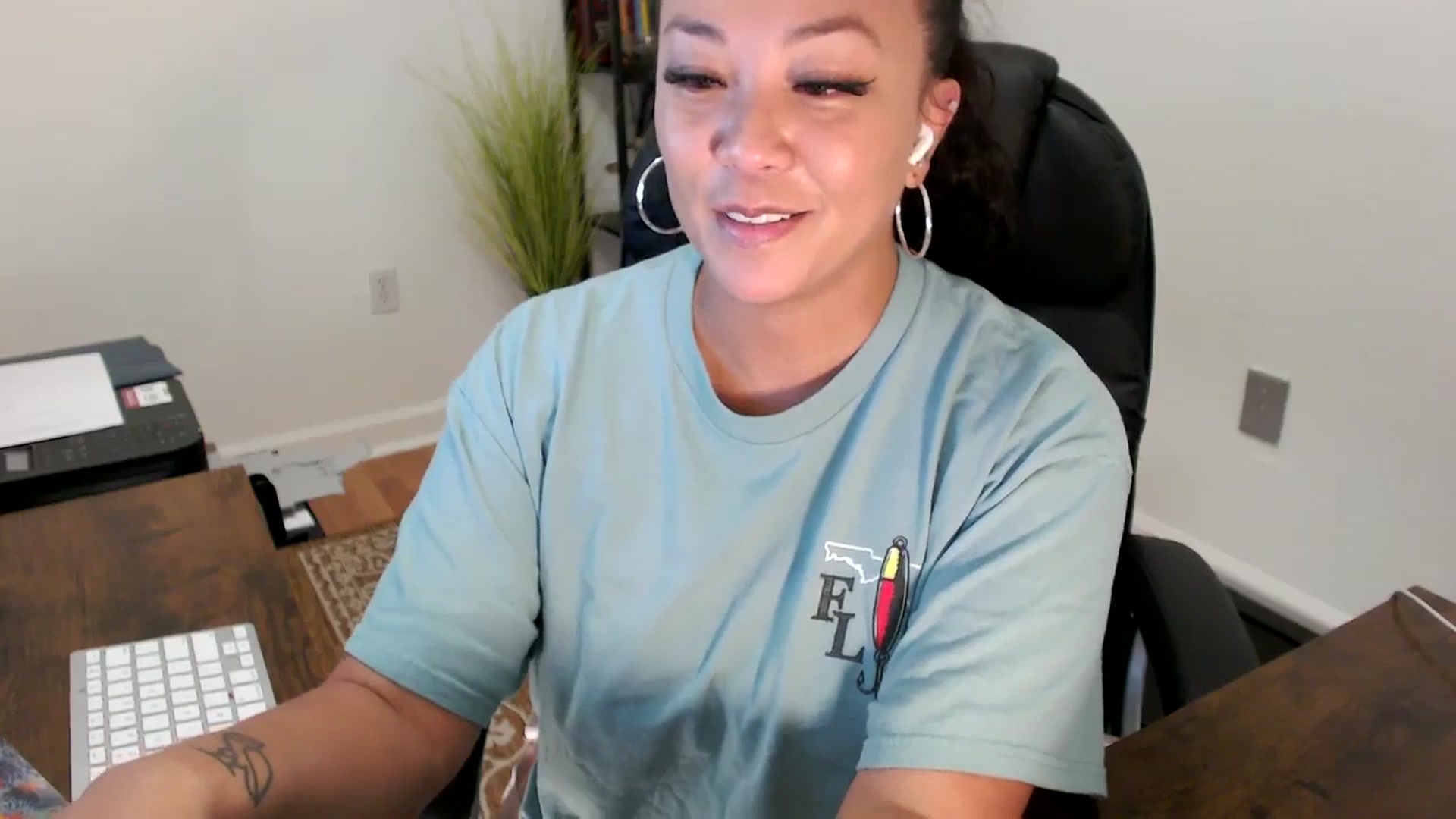 Gallery image thumbnail from MickaylaStar's myfreecams stream on, 08/11/2025, 19:05 image 10 of 20