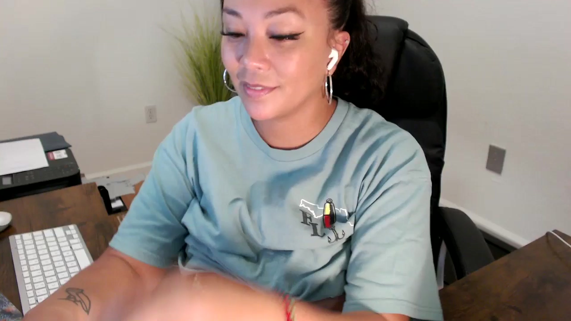 Gallery image thumbnail from MickaylaStar's myfreecams stream on, 08/11/2025, 19:05 image 1 of 20