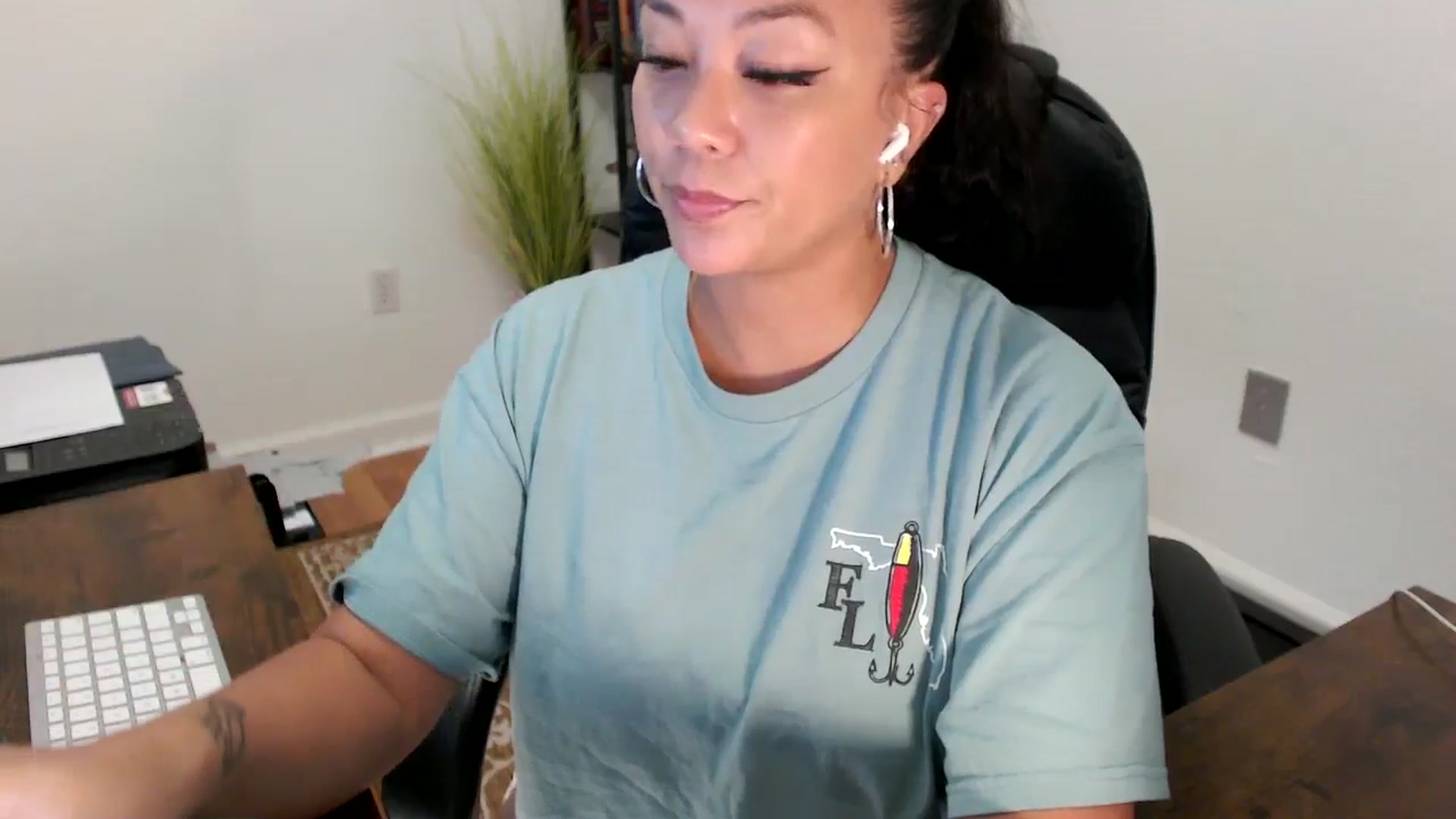 Gallery image thumbnail from MickaylaStar's myfreecams stream on, 08/11/2025, 19:05 image 18 of 20