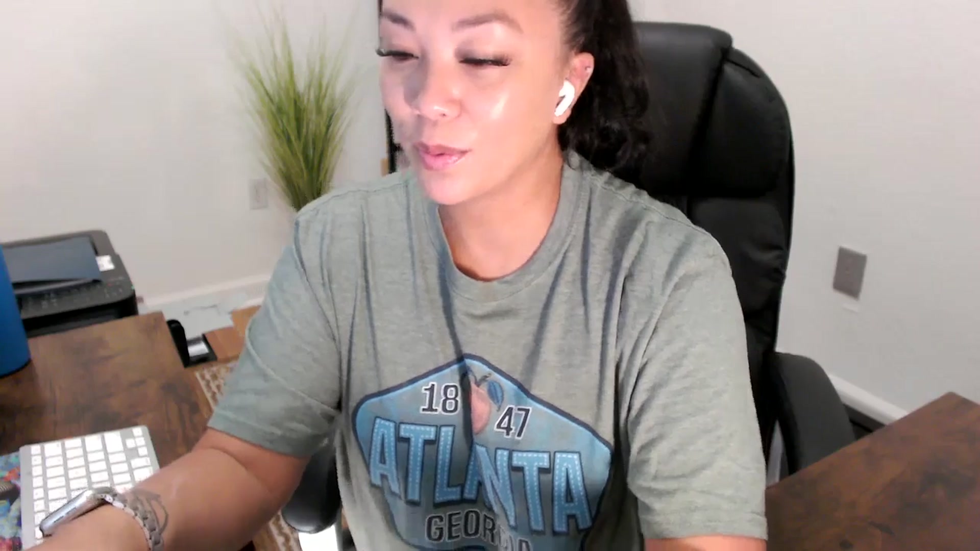 Gallery image thumbnail from MickaylaStar's myfreecams stream on, 08/12/2025, 14:47 image 13 of 20