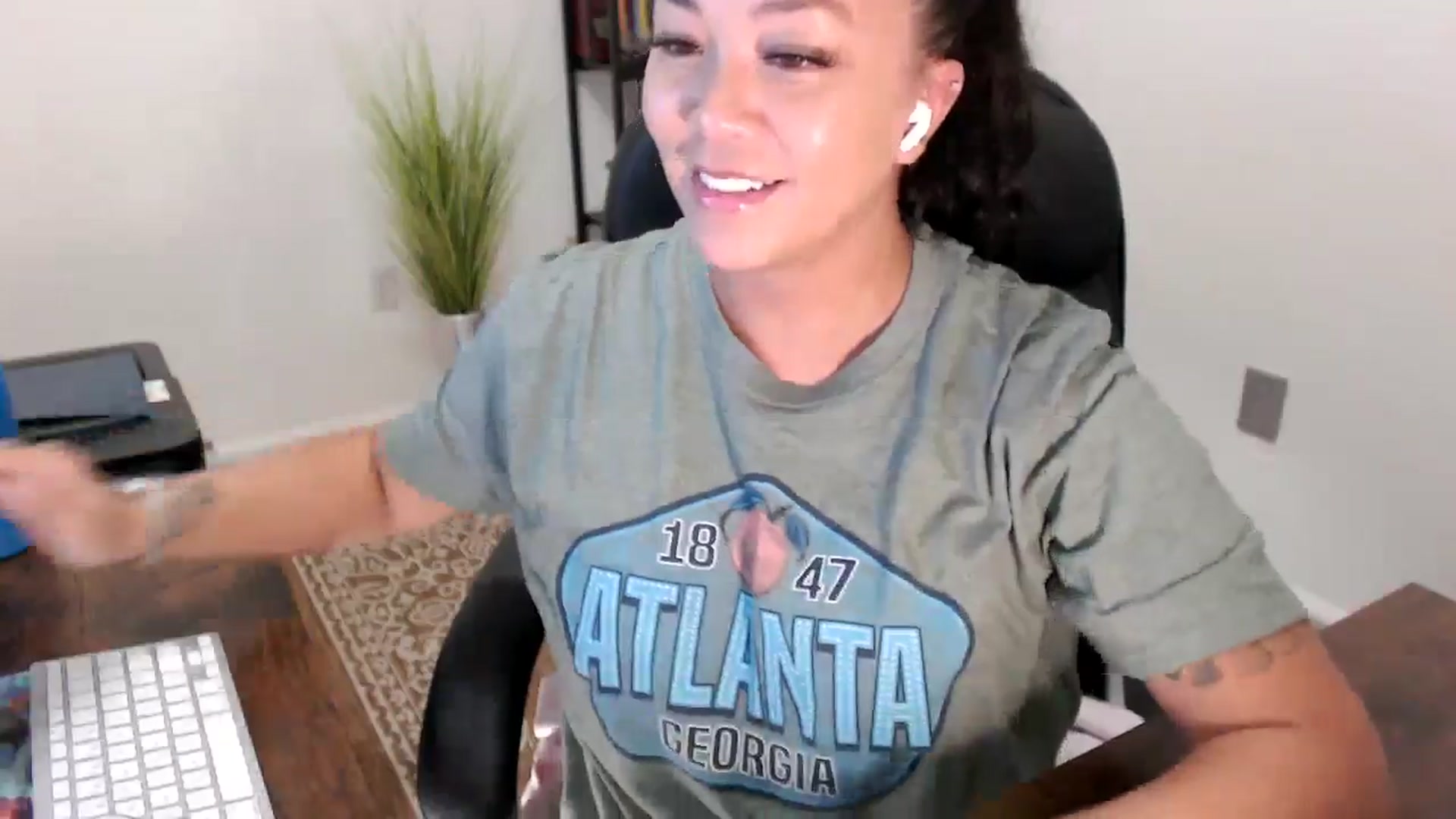 Gallery image thumbnail from MickaylaStar's myfreecams stream on, 08/12/2025, 14:47 image 9 of 20