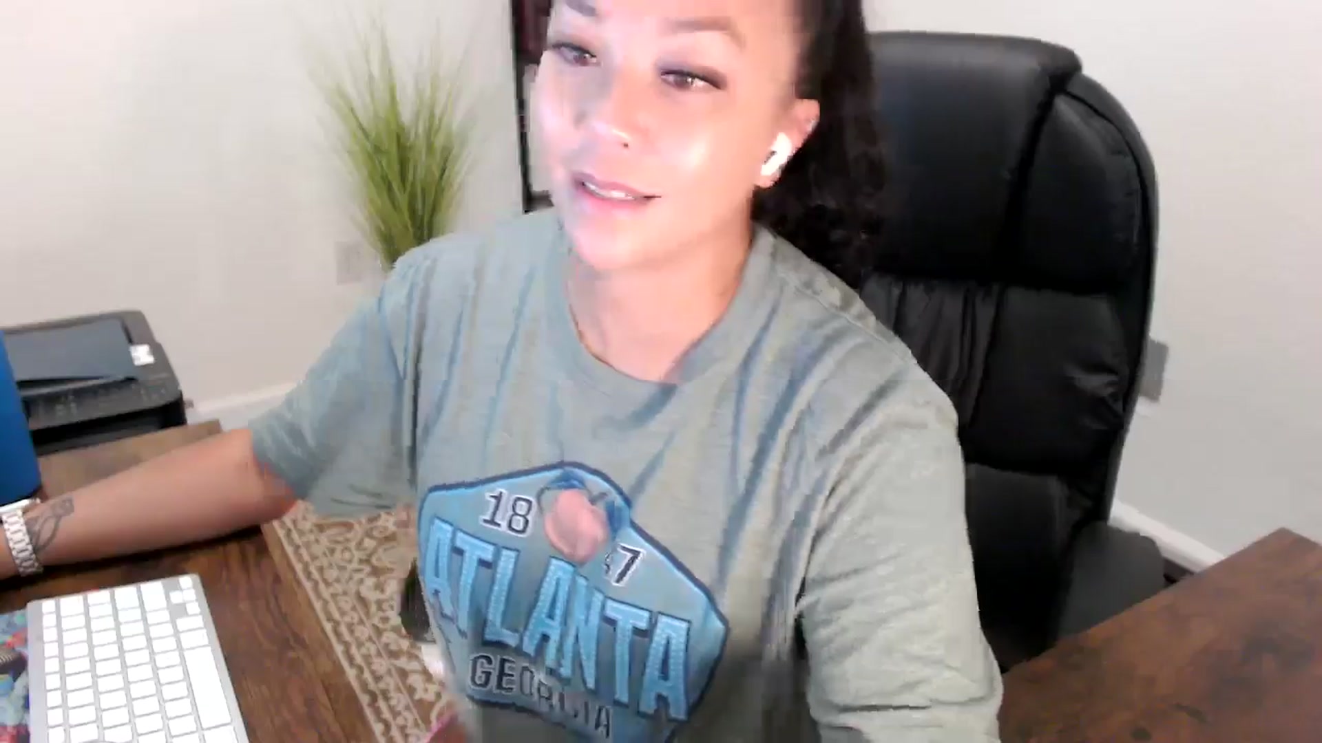 Gallery image thumbnail from MickaylaStar's myfreecams stream on, 08/12/2025, 14:47 image 6 of 20
