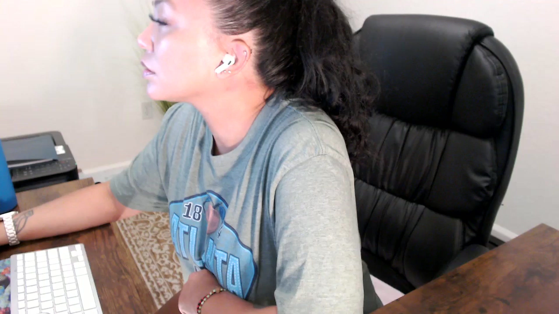 Gallery image thumbnail from MickaylaStar's myfreecams stream on, 08/12/2025, 14:47 image 1 of 20