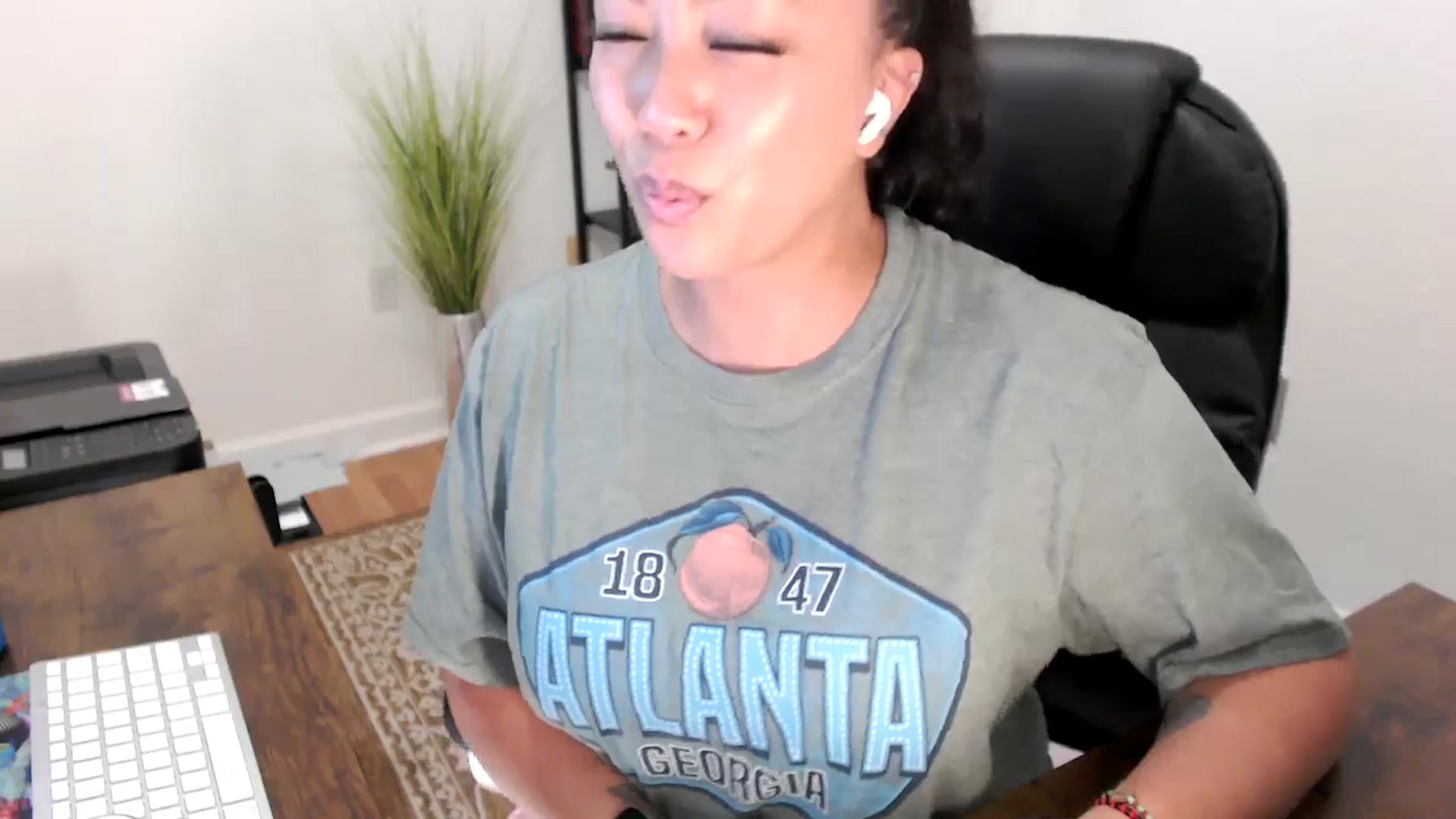Gallery image thumbnail from MickaylaStar's myfreecams stream on, 08/12/2025, 15:20 image 3 of 20