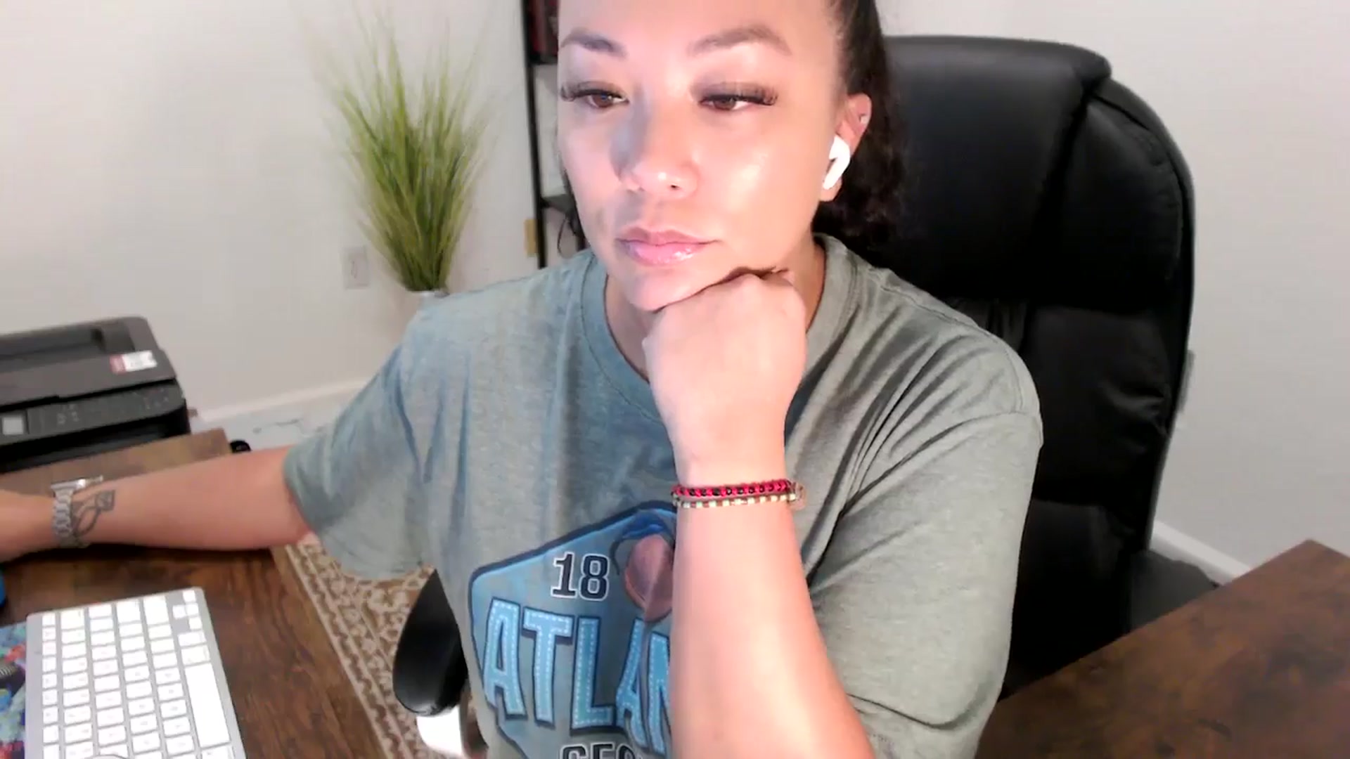 Gallery image thumbnail from MickaylaStar's myfreecams stream on, 08/12/2025, 15:20 image 10 of 20