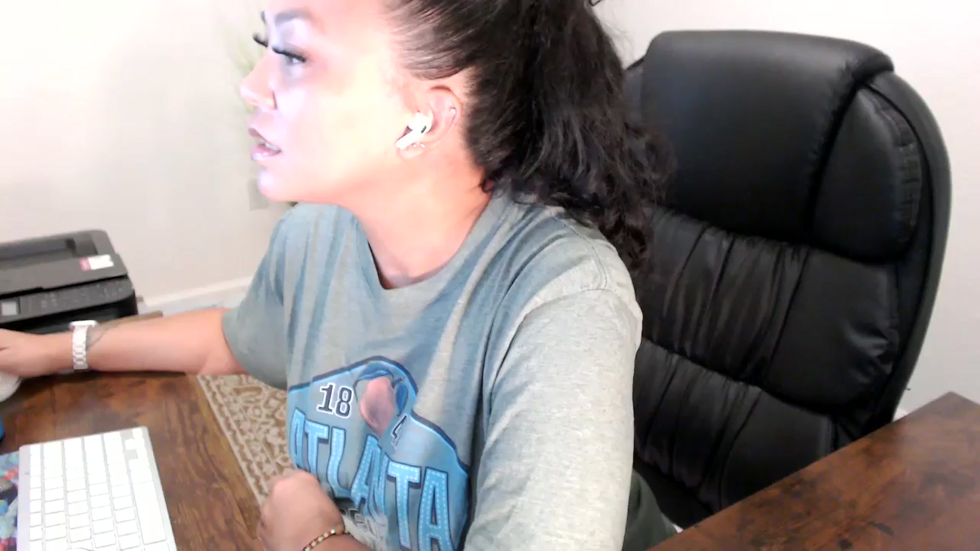 Gallery image thumbnail from MickaylaStar's myfreecams stream on, 08/12/2025, 15:20 image 6 of 20