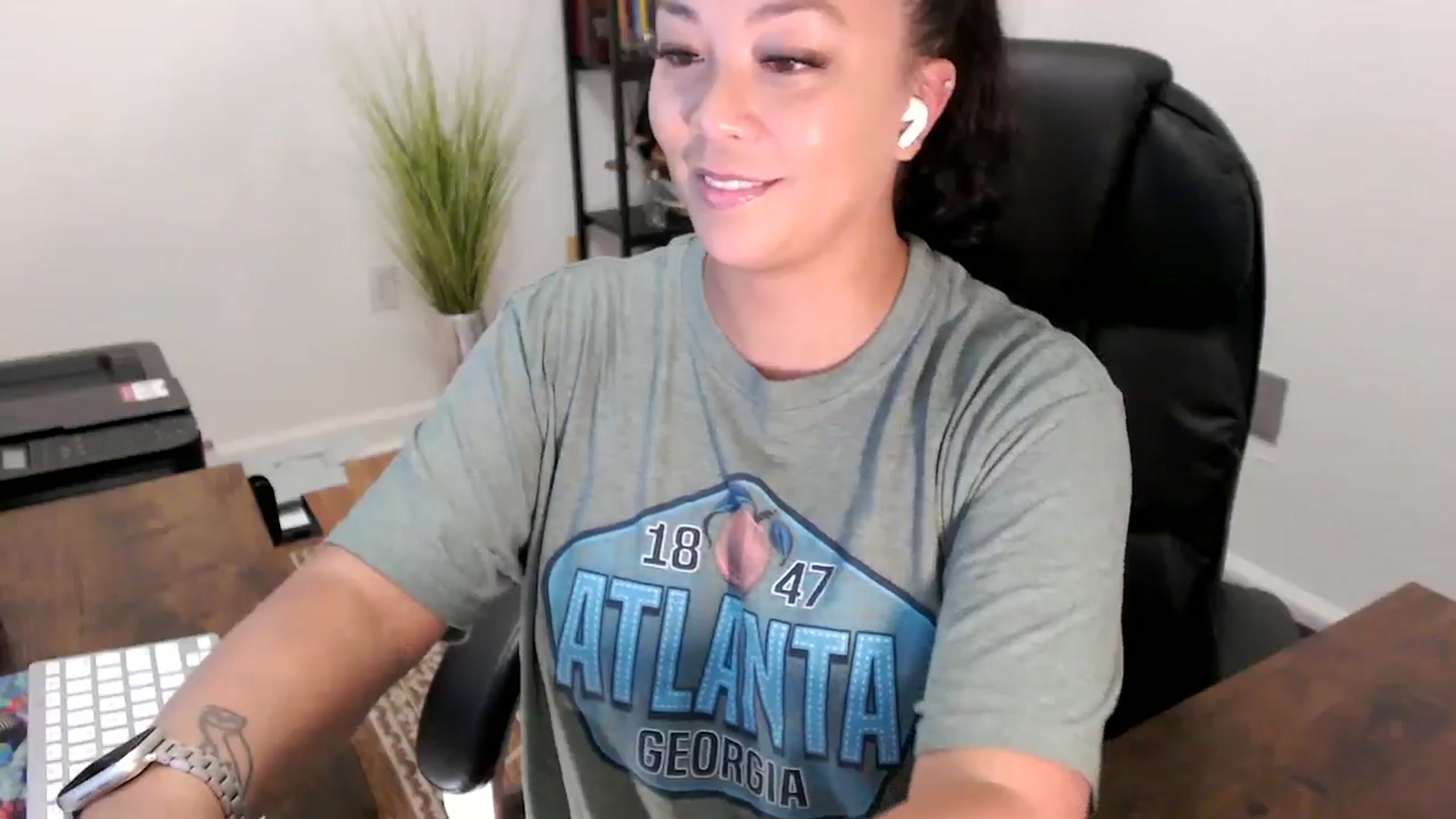 Gallery image thumbnail from MickaylaStar's myfreecams stream on, 08/12/2025, 15:20 image 11 of 20