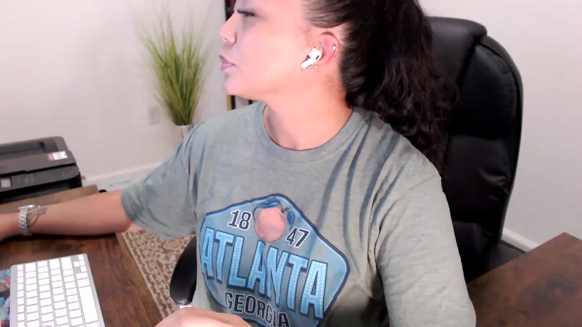 Gallery image thumbnail from MickaylaStar's myfreecams stream on, 08/12/2025, 15:20 image 17 of 20