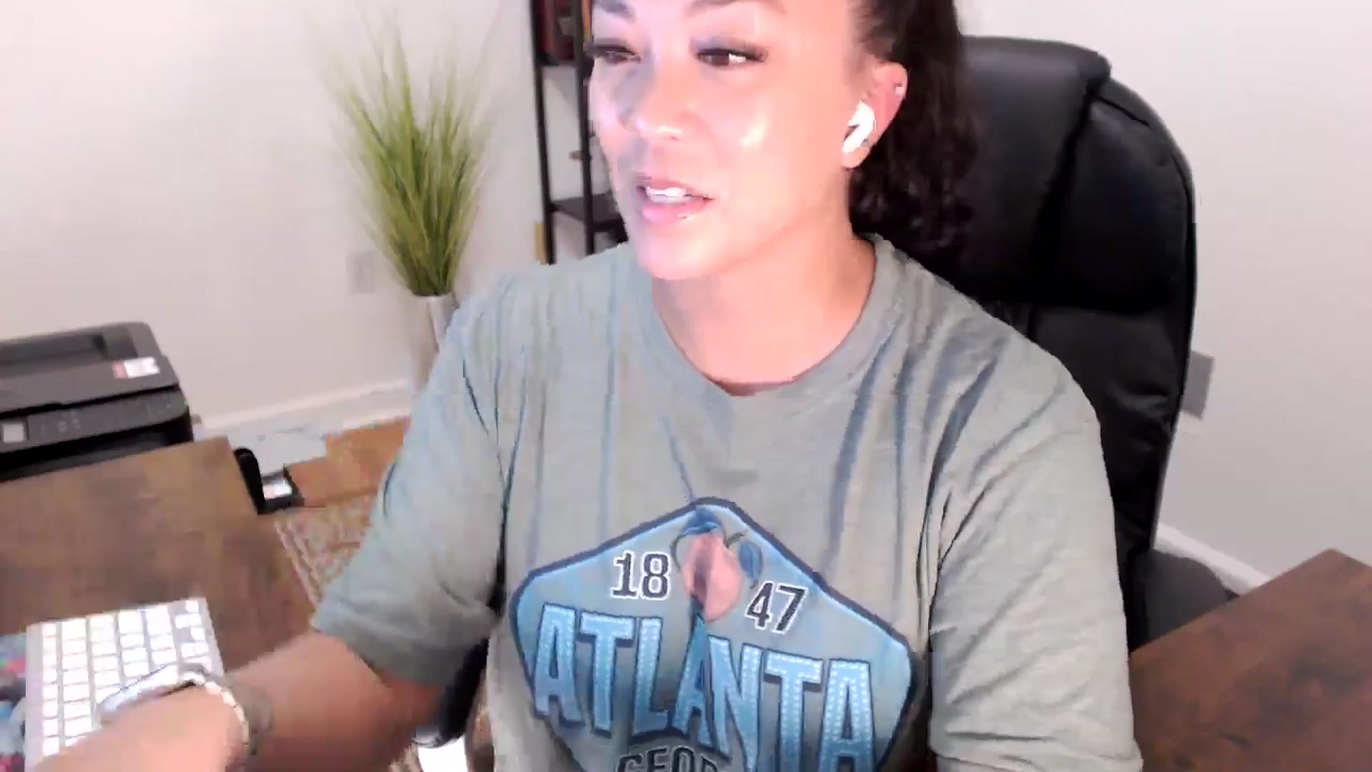 Gallery image thumbnail from MickaylaStar's myfreecams stream on, 08/12/2025, 15:20 image 12 of 20