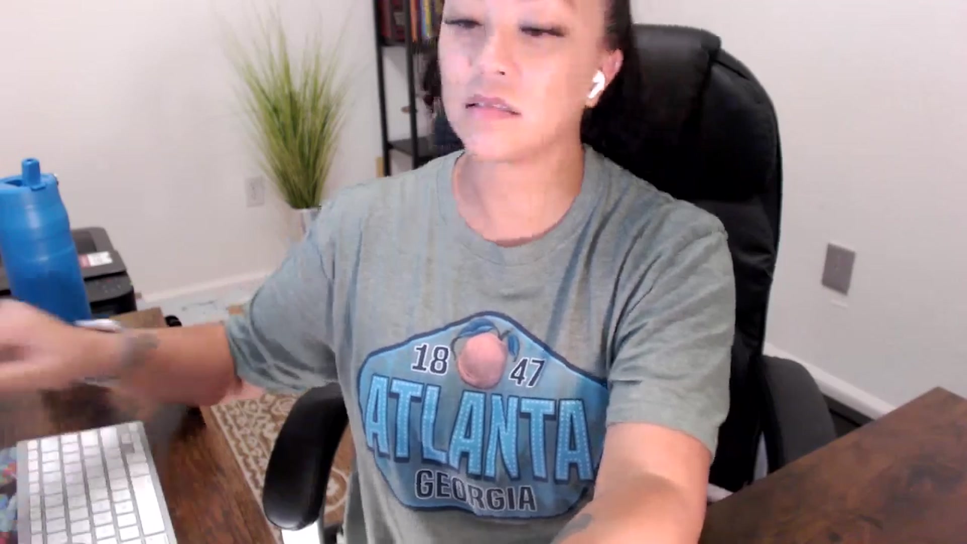 Gallery image thumbnail from MickaylaStar's myfreecams stream on, 08/12/2025, 16:17 image 17 of 20
