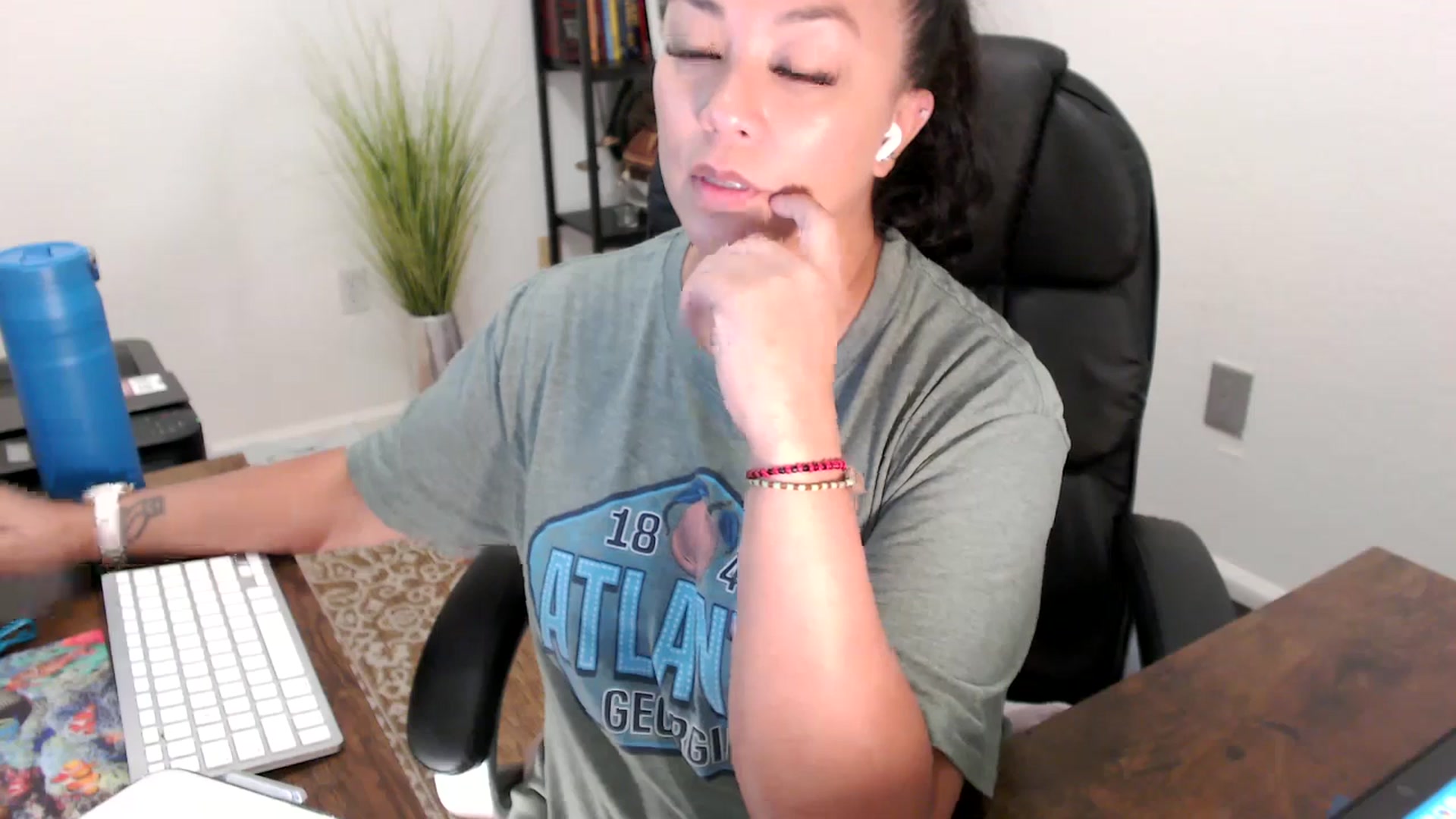 Gallery image thumbnail from MickaylaStar's myfreecams stream on, 08/12/2025, 17:50 image 13 of 20