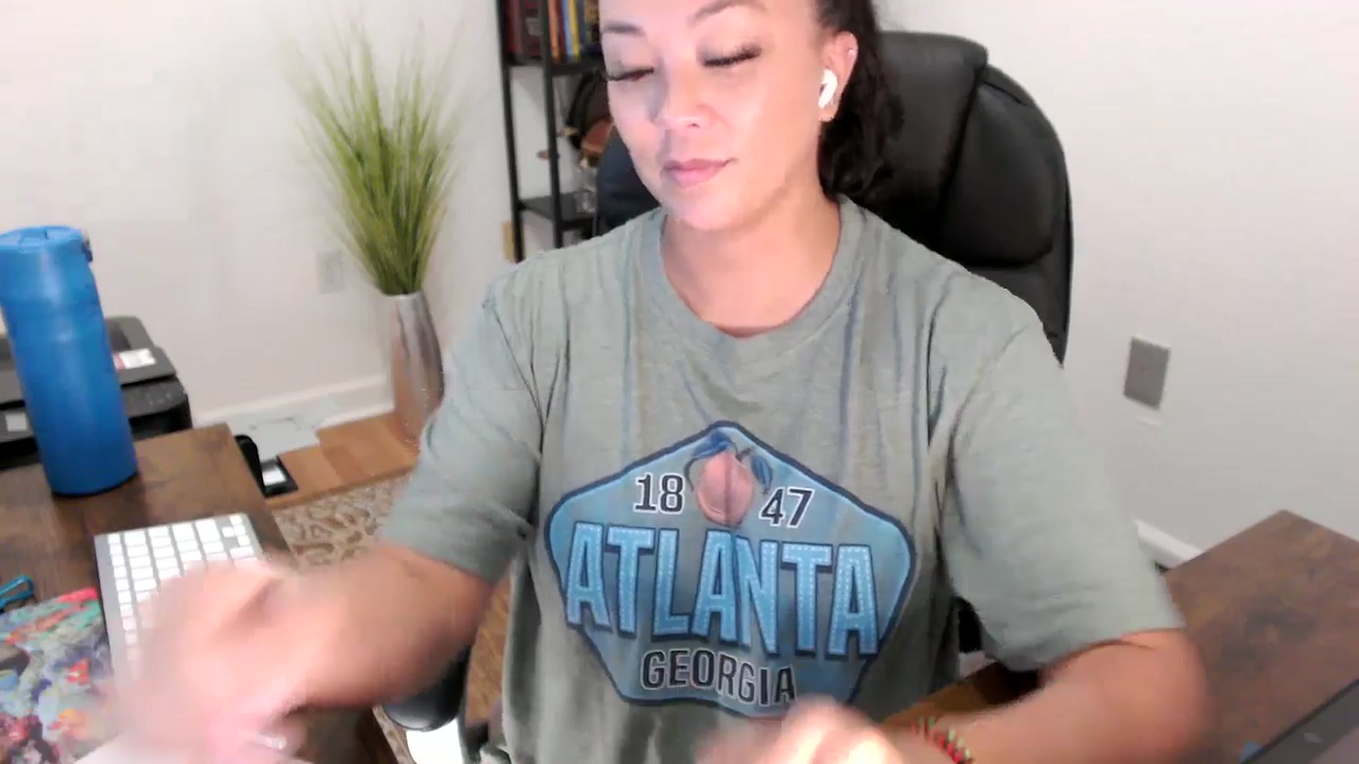 Gallery image thumbnail from MickaylaStar's myfreecams stream on, 08/12/2025, 17:50 image 14 of 20