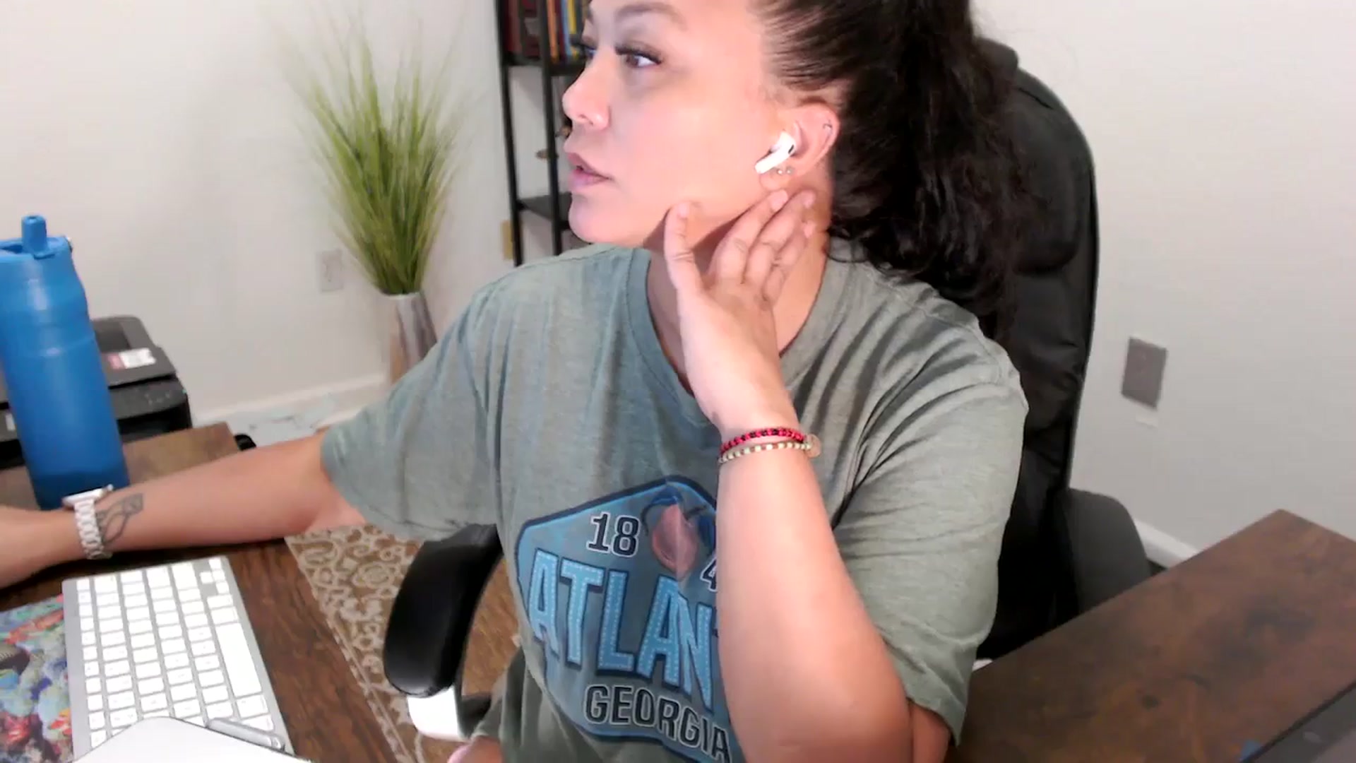 Gallery image thumbnail from MickaylaStar's myfreecams stream on, 08/12/2025, 18:12 image 10 of 20