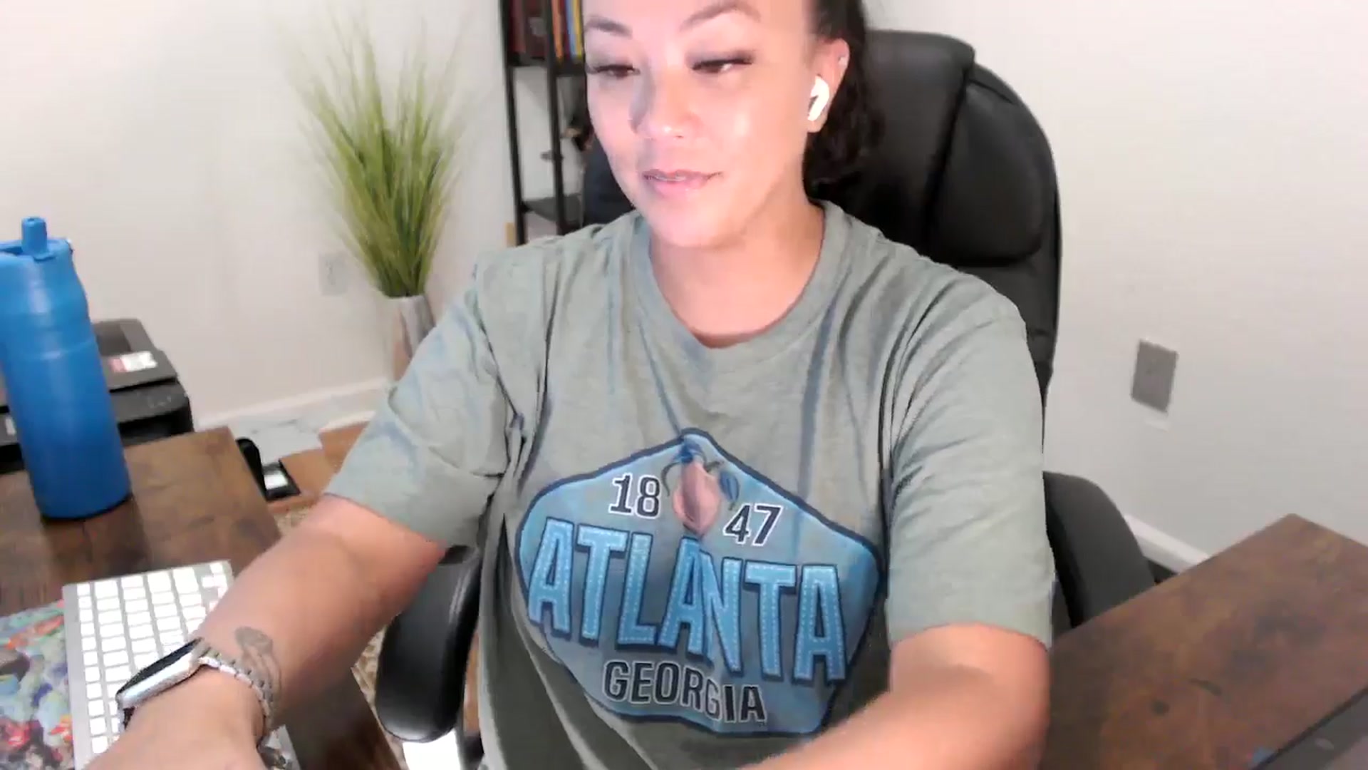 Gallery image thumbnail from MickaylaStar's myfreecams stream on, 08/12/2025, 18:12 image 18 of 20