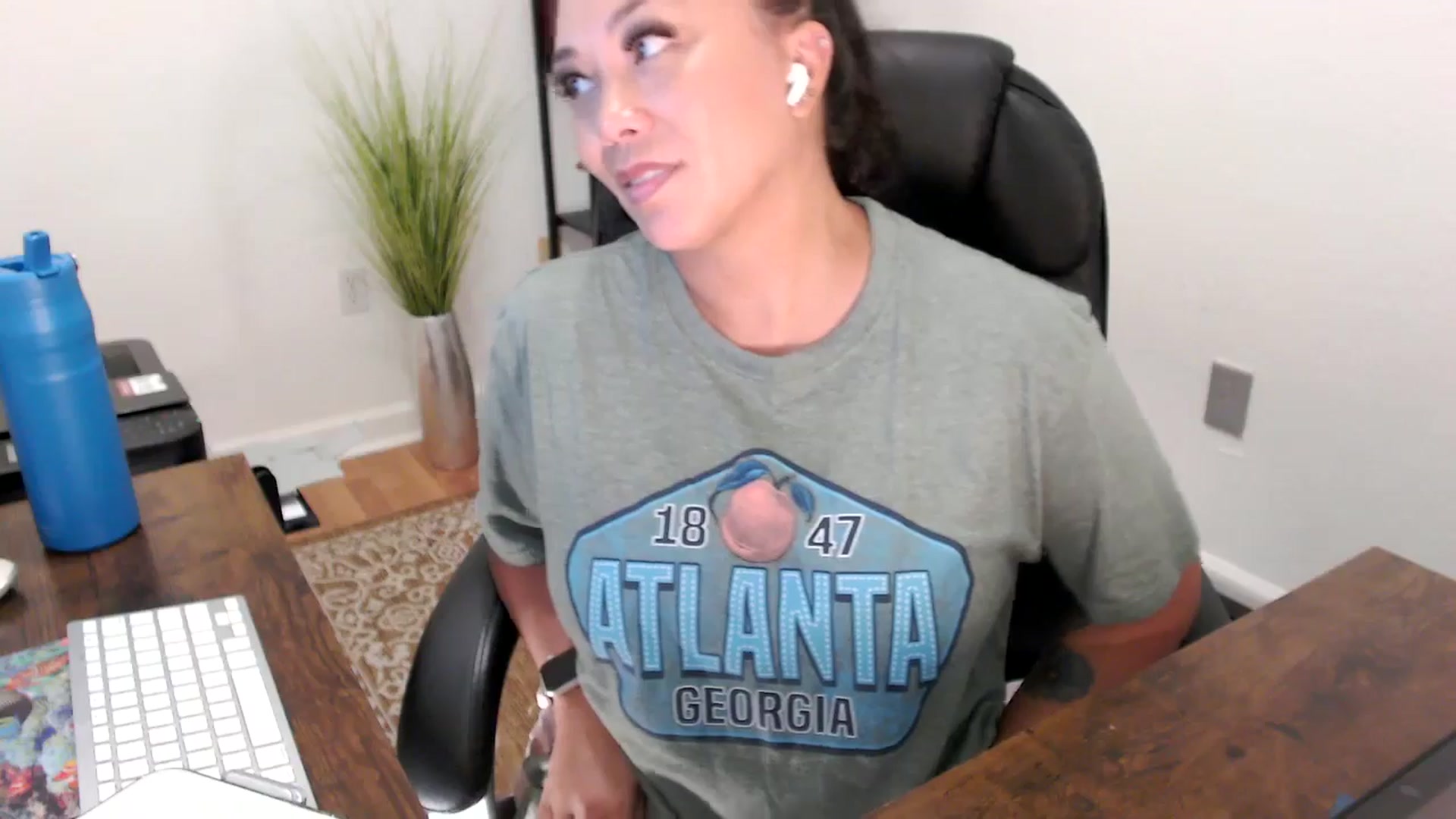 Gallery image thumbnail from MickaylaStar's myfreecams stream on, 08/12/2025, 18:12 image 13 of 20