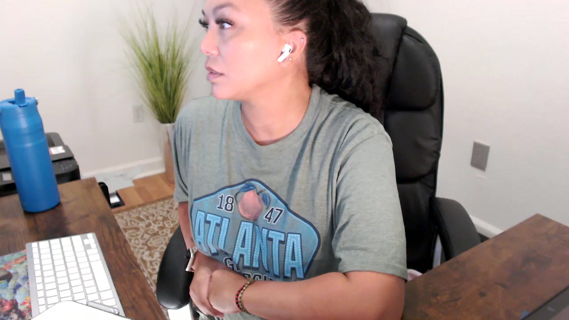 Gallery image thumbnail from MickaylaStar's myfreecams stream on, 08/12/2025, 18:32 image 4 of 20