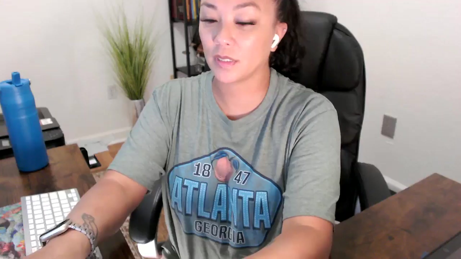 Gallery image thumbnail from MickaylaStar's myfreecams stream on, 08/12/2025, 18:32 image 7 of 20