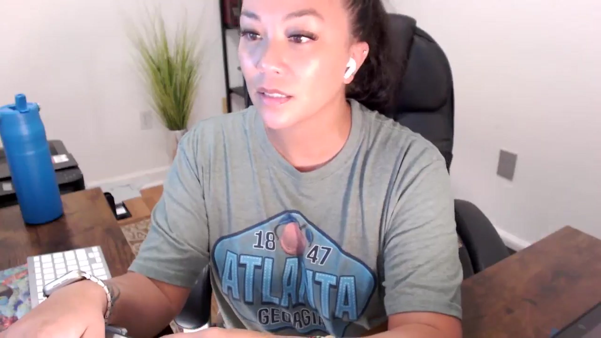 Gallery image thumbnail from MickaylaStar's myfreecams stream on, 08/12/2025, 18:32 image 2 of 20