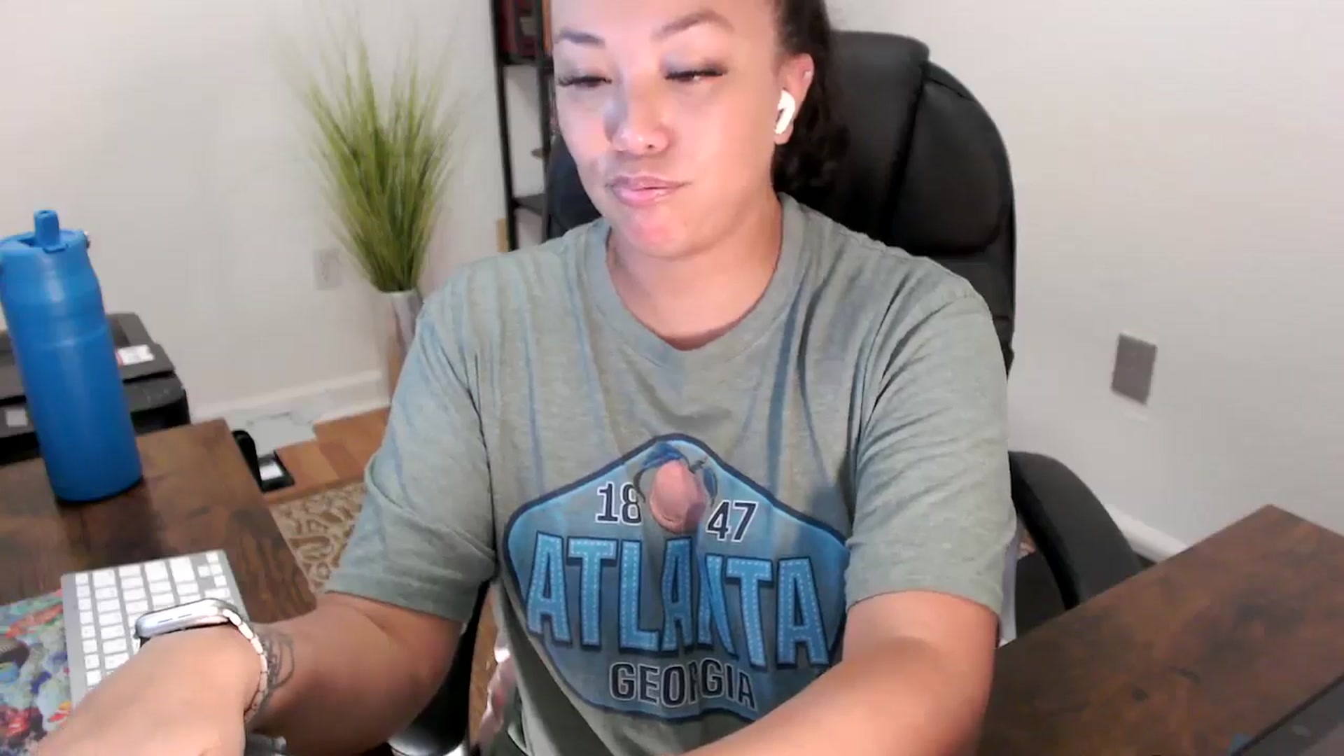 Gallery image thumbnail from MickaylaStar's myfreecams stream on, 08/12/2025, 18:32 image 3 of 20