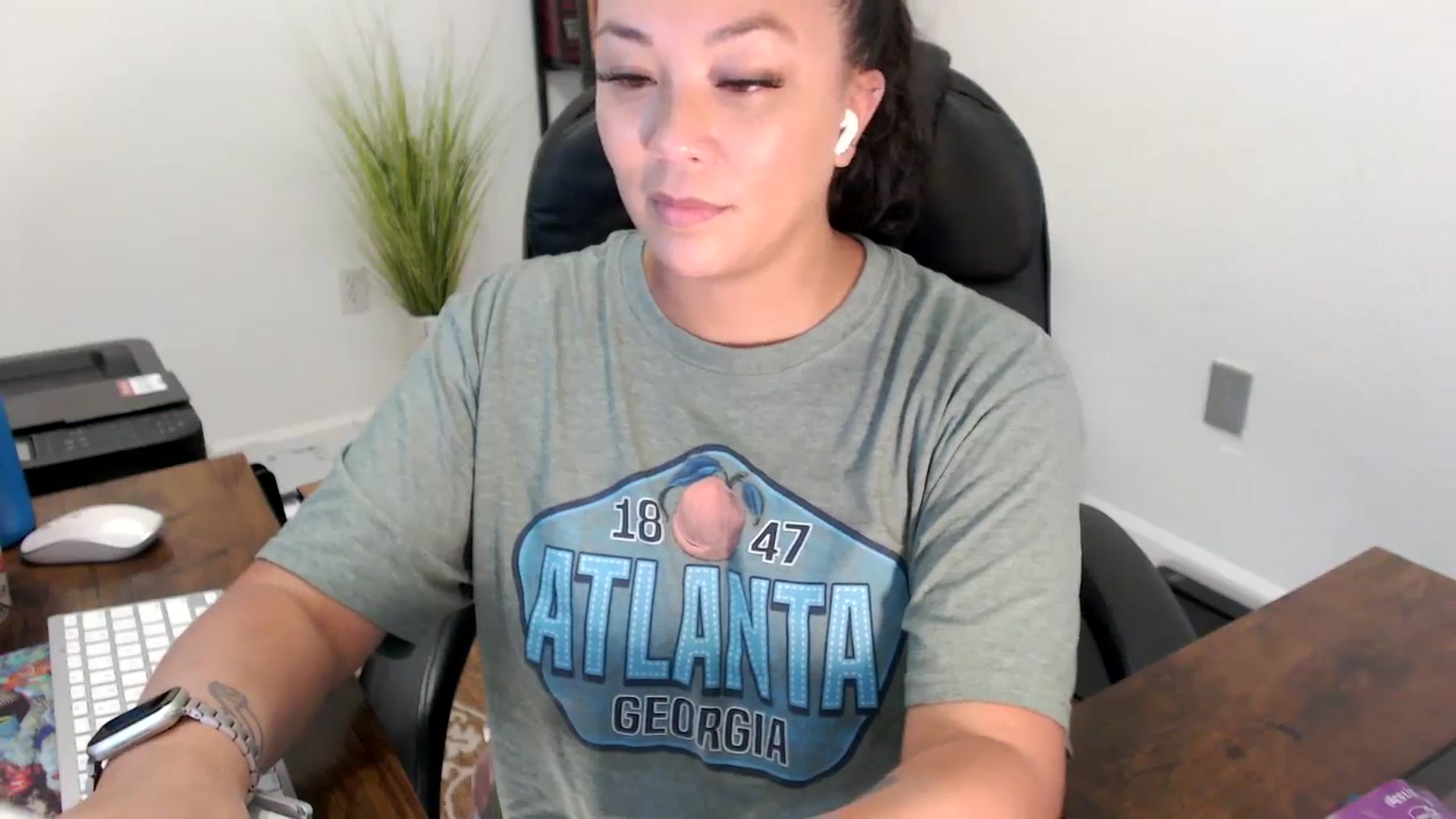 Gallery image thumbnail from MickaylaStar's myfreecams stream on, 08/12/2025, 19:35 image 16 of 20