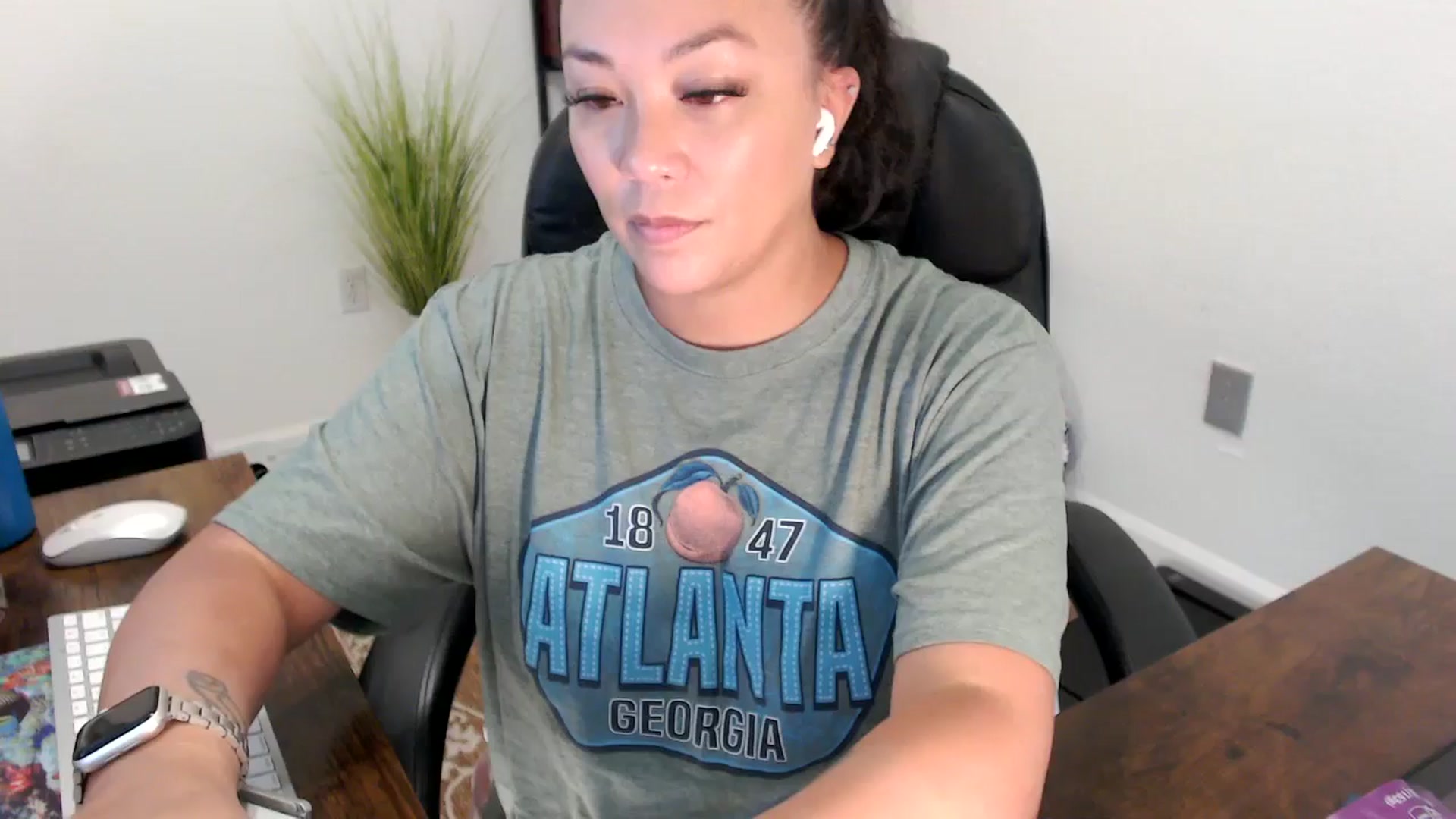 Gallery image thumbnail from MickaylaStar's myfreecams stream on, 08/12/2025, 19:35 image 17 of 20