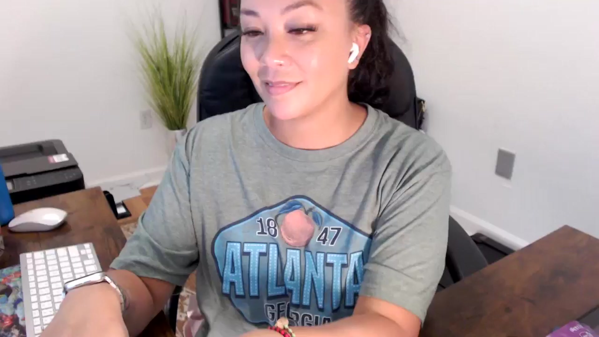 Gallery image thumbnail from MickaylaStar's myfreecams stream on, 08/12/2025, 19:35 image 15 of 20