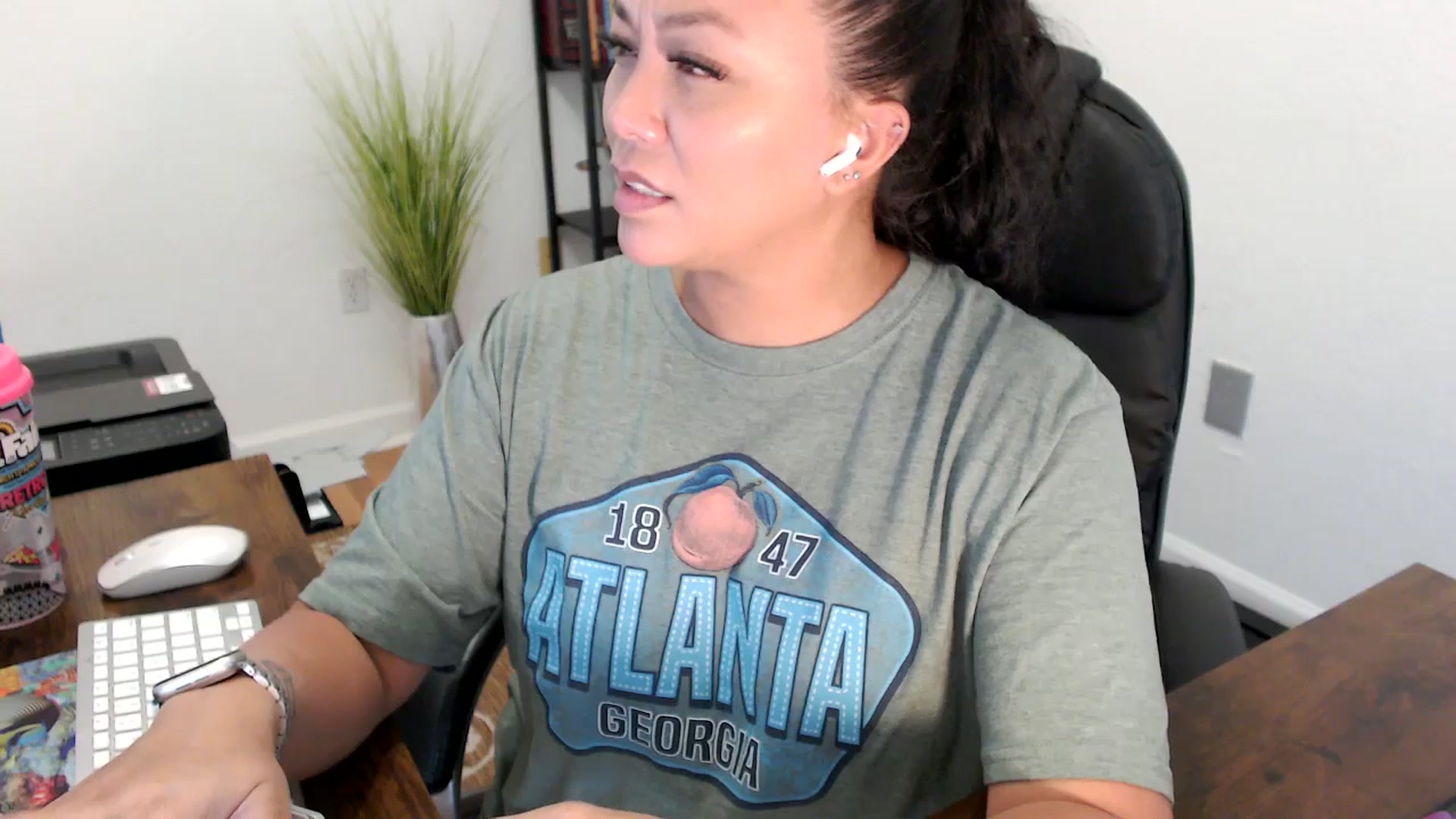 Gallery image thumbnail from MickaylaStar's myfreecams stream on, 08/12/2025, 20:13 image 6 of 20