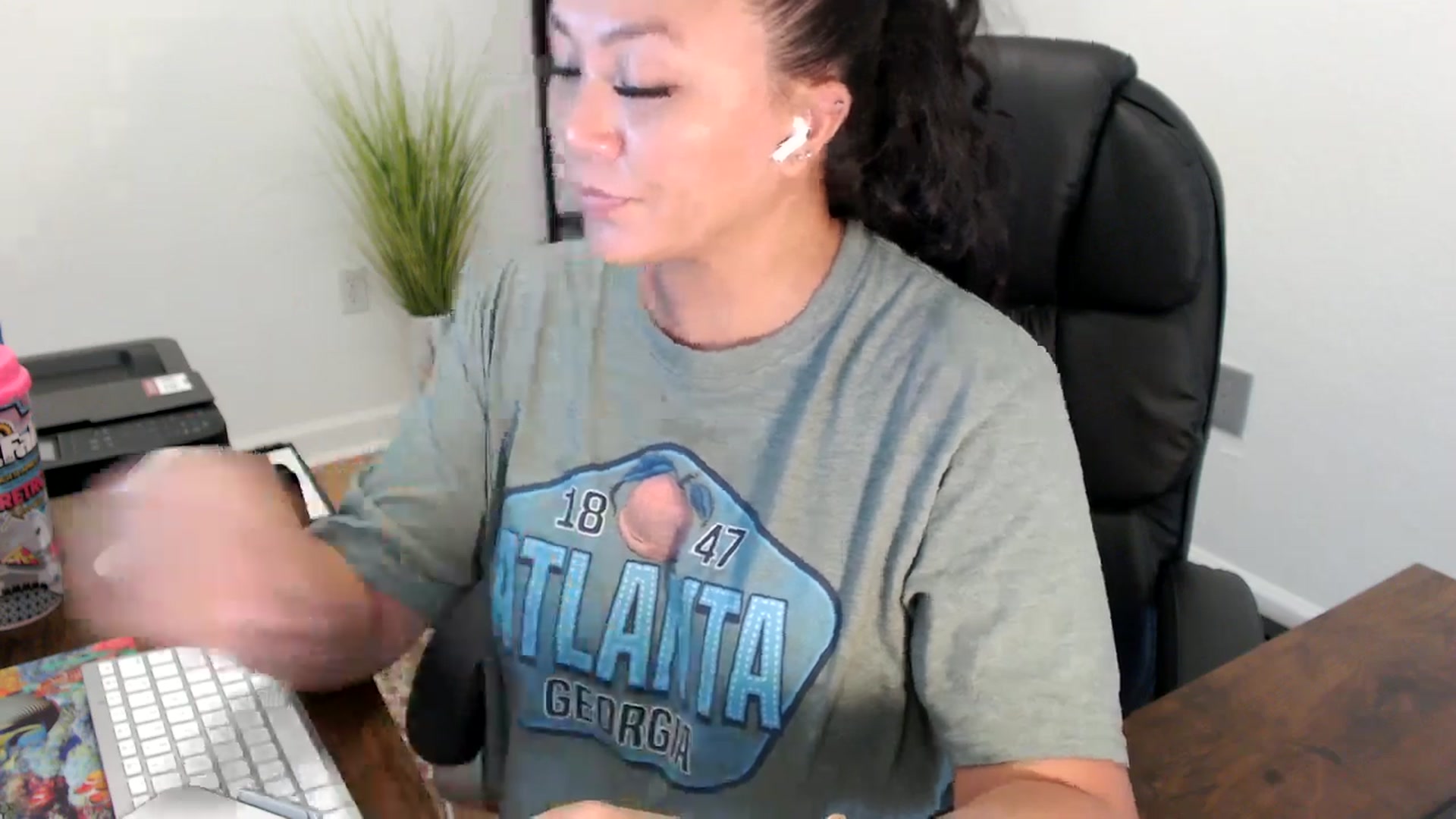 Gallery image thumbnail from MickaylaStar's myfreecams stream on, 08/12/2025, 20:13 image 19 of 20