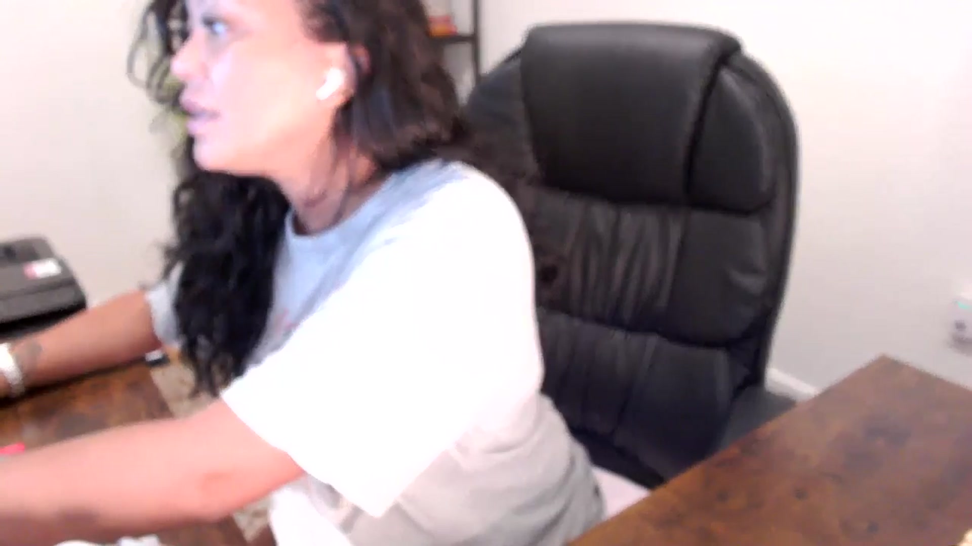 Gallery image thumbnail from MickaylaStar's myfreecams stream on, 08/13/2025, 14:44 image 12 of 20
