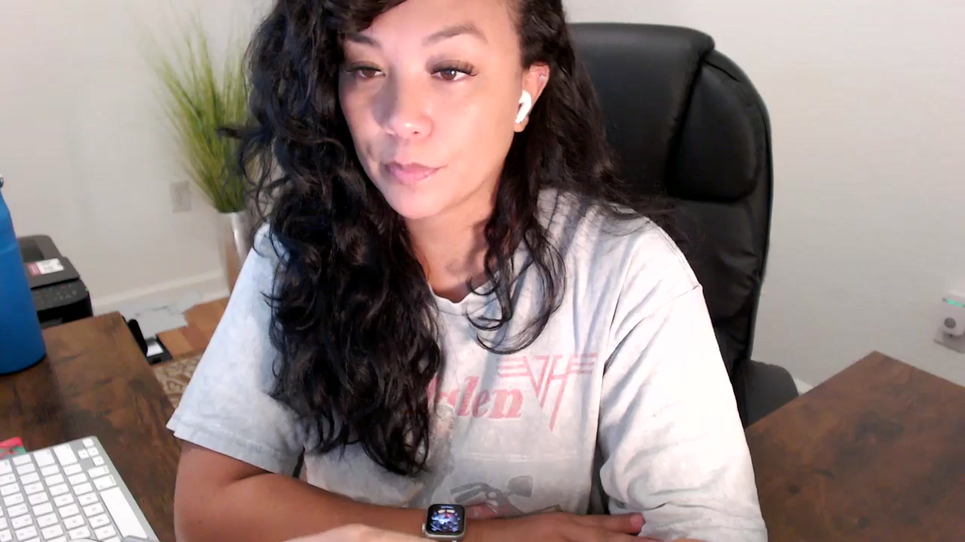 Gallery image thumbnail from MickaylaStar's myfreecams stream on, 08/13/2025, 16:37 image 9 of 20