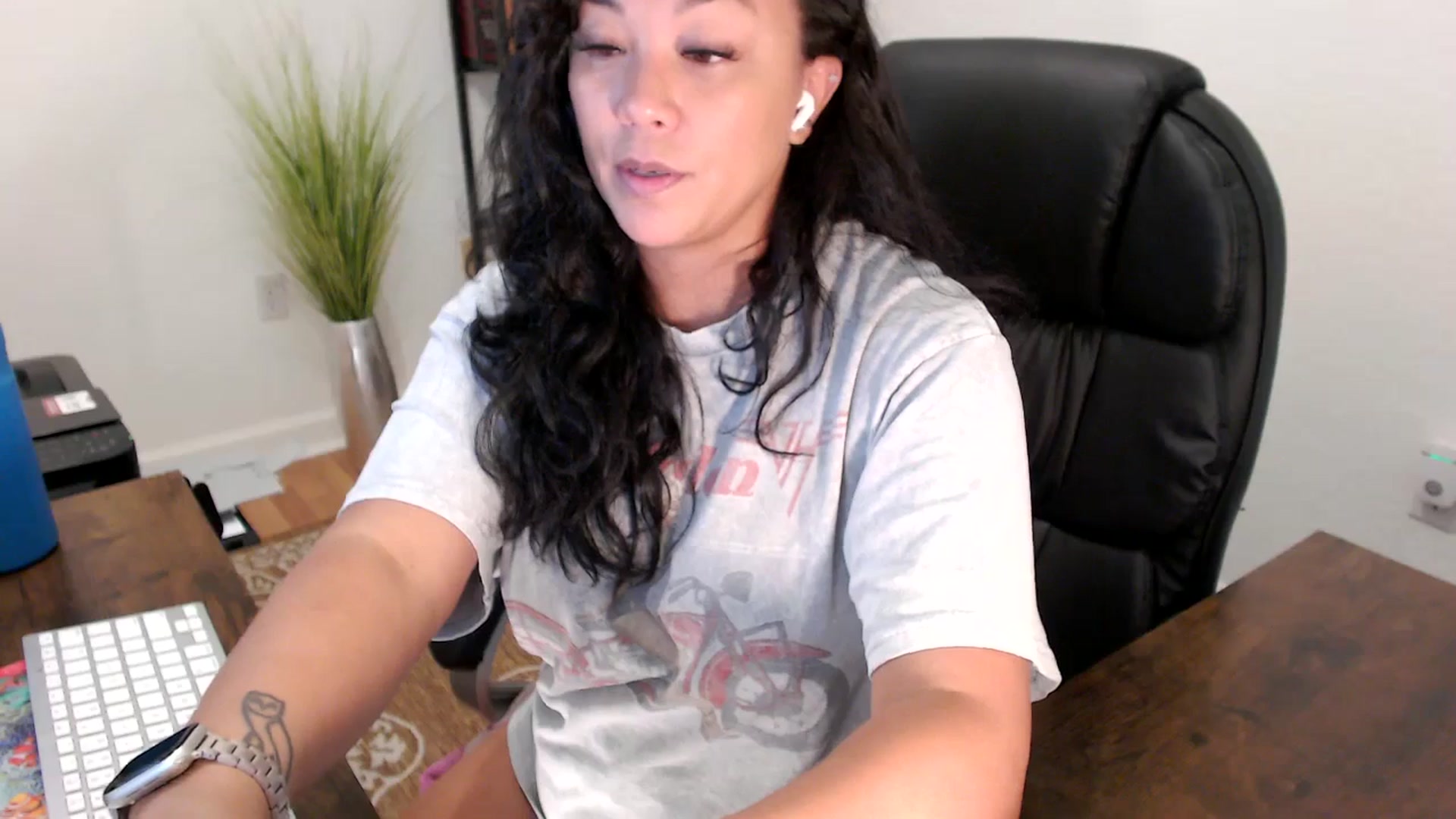 Gallery image thumbnail from MickaylaStar's myfreecams stream on, 08/13/2025, 16:50 image 3 of 20