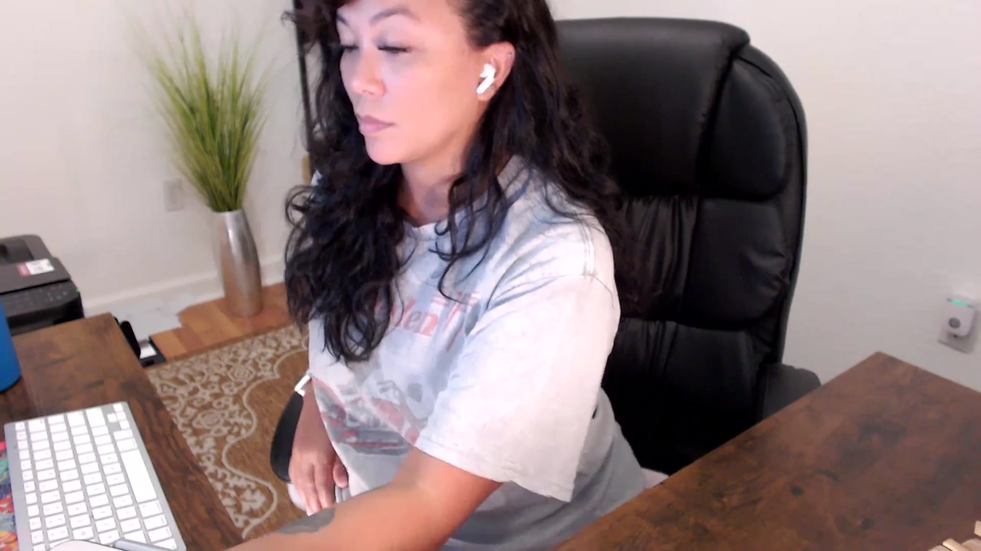 Gallery image thumbnail from MickaylaStar's myfreecams stream on, 08/13/2025, 17:13 image 8 of 20