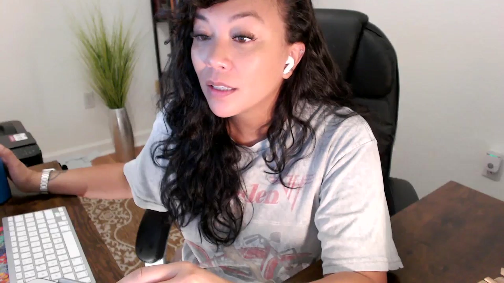 Gallery image thumbnail from MickaylaStar's myfreecams stream on, 08/13/2025, 17:13 image 7 of 20